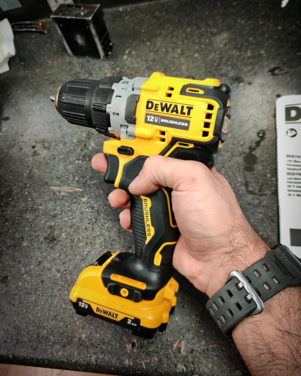 XTREME 12V MAX Cordless Drill / Driver Kit, 3/8-Inch (DCD701F2) customer photo 2