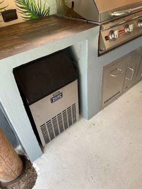 EUHOMY Commercial Ice Maker Machine, 100lbs/24H Stainless Steel Under Counter ice Machine with 33lbs Ice Storage Capacity, Freestanding Ice Maker. customer photo 2