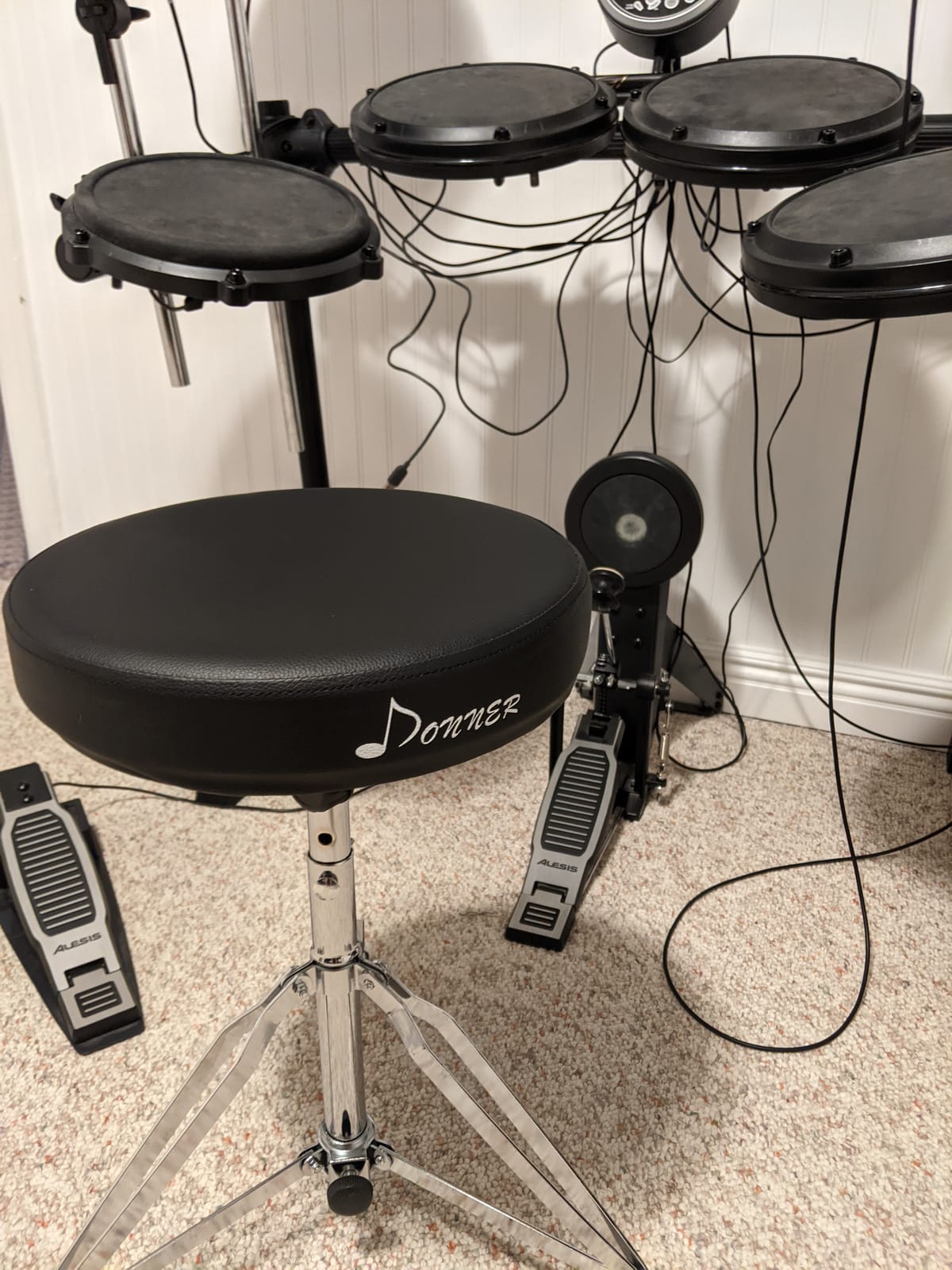Donner Heavy Duty Drum Throne, Motorcycle Style Drum Stool, Widened Drum Seat with Upgraded Materials, Height Adjustable Padded Drum Chair, Double Braced customer photo 1