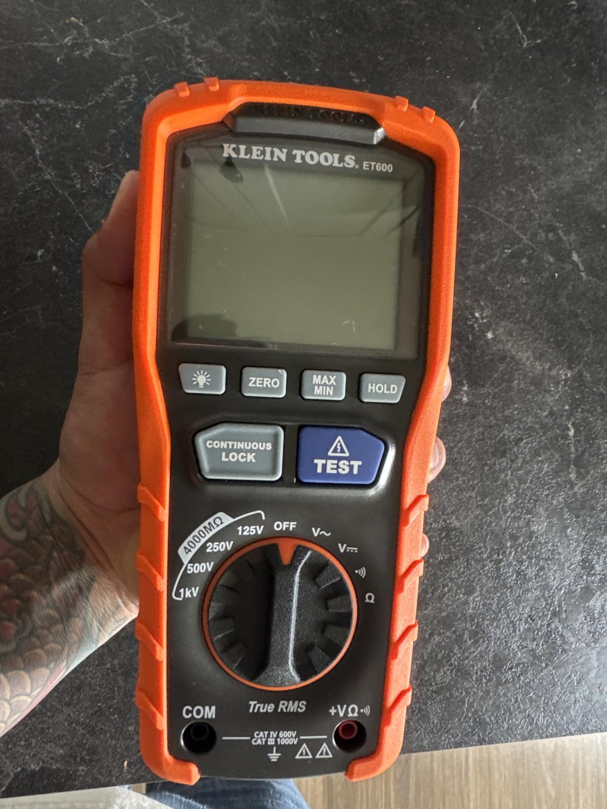 Klein Tools ET600 Multimeter, Megohmmeter Insulation Tester, 4000 Ohms Resistance, 125V/250V/500V/1000V, Auto-Ranging TRMS Multimeter customer photo 2