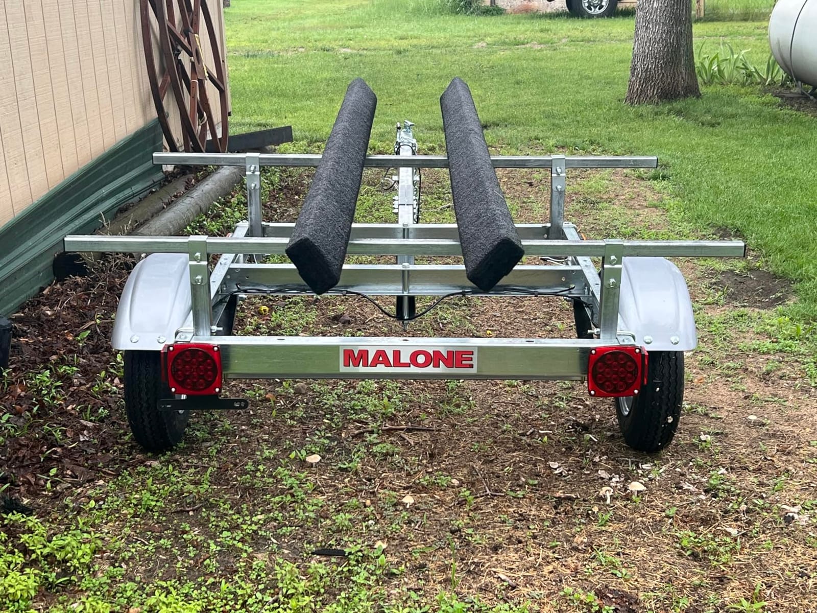 Malone MPG586XB EcoLight 1 Kayak Trailer with 1 Bunk Kayak Carrier | 14' / 400 lbs Capacity | Fully Submersible | Marine Grade Galvanized Steel Construction customer photo 1
