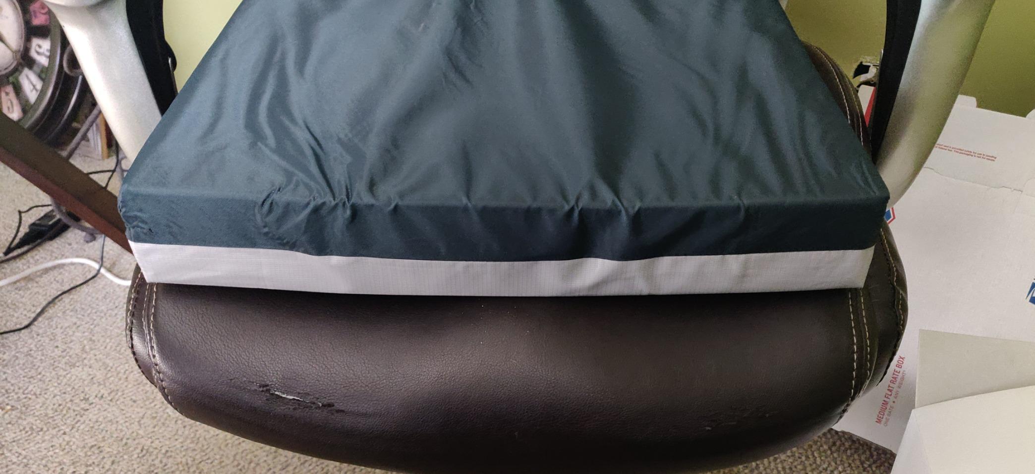 Kolbs Gel Extreme Wheelchair Seat Cushion, Coccyx, Sciatica & Tailbone Pain Relief, Ideal for Office, Kitchen Wheelchairs and Auto, 16 x 16 Inch Seat, 3 Inch Thick customer photo 1