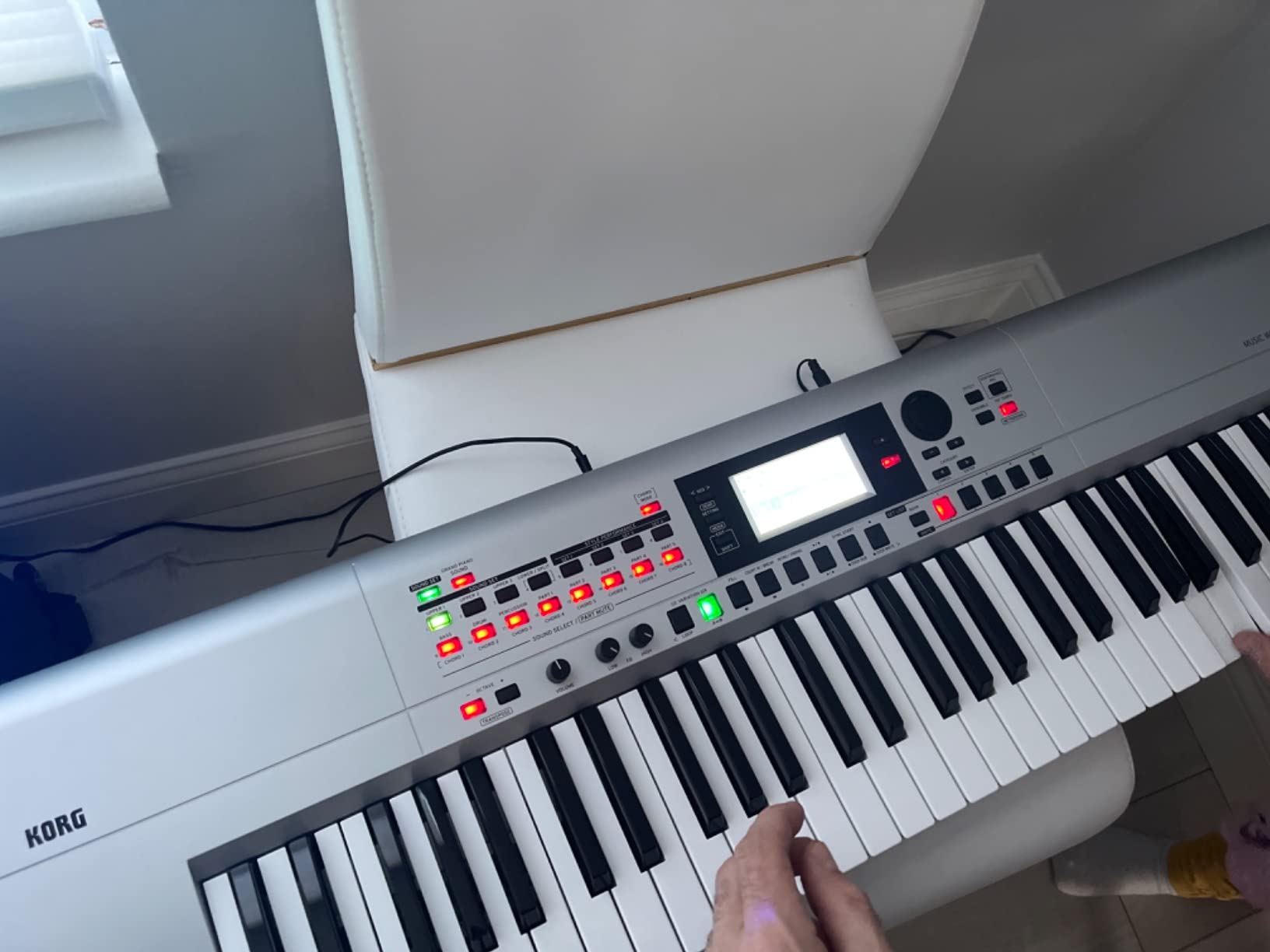 i3 Arranger Keyboard - Silver customer photo 2