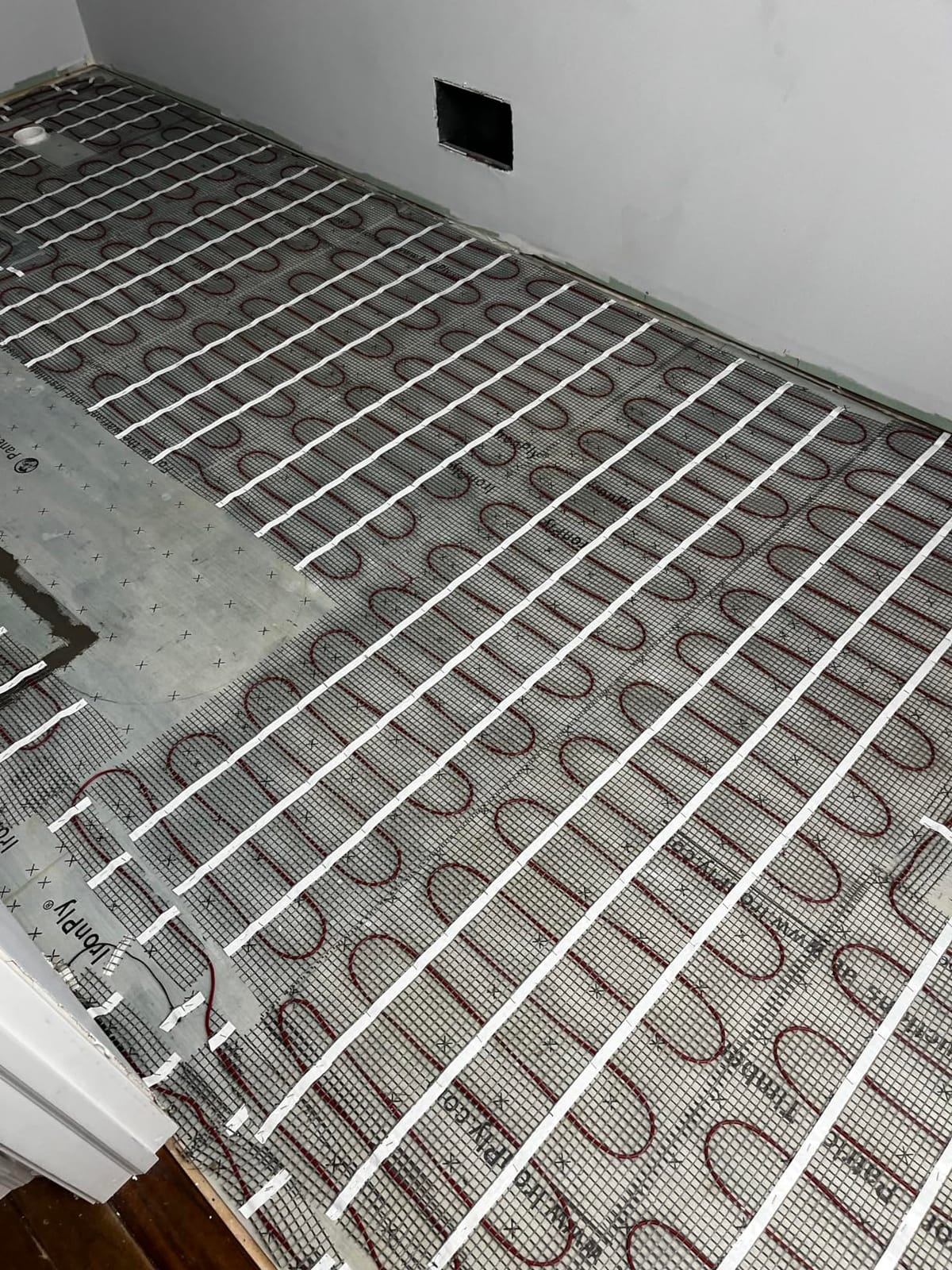 LuxHeat 70 sqft Radiant Floor Heating System w/Touch Prog Thermostat 120V | 20in x 42.7ft Self-adhesive Mat, Alarm, UDG4 7-Day Prog T/Stat w/ GFCI, Sensor | Heated Floors For Bathroom, Tile, & More customer photo 1
