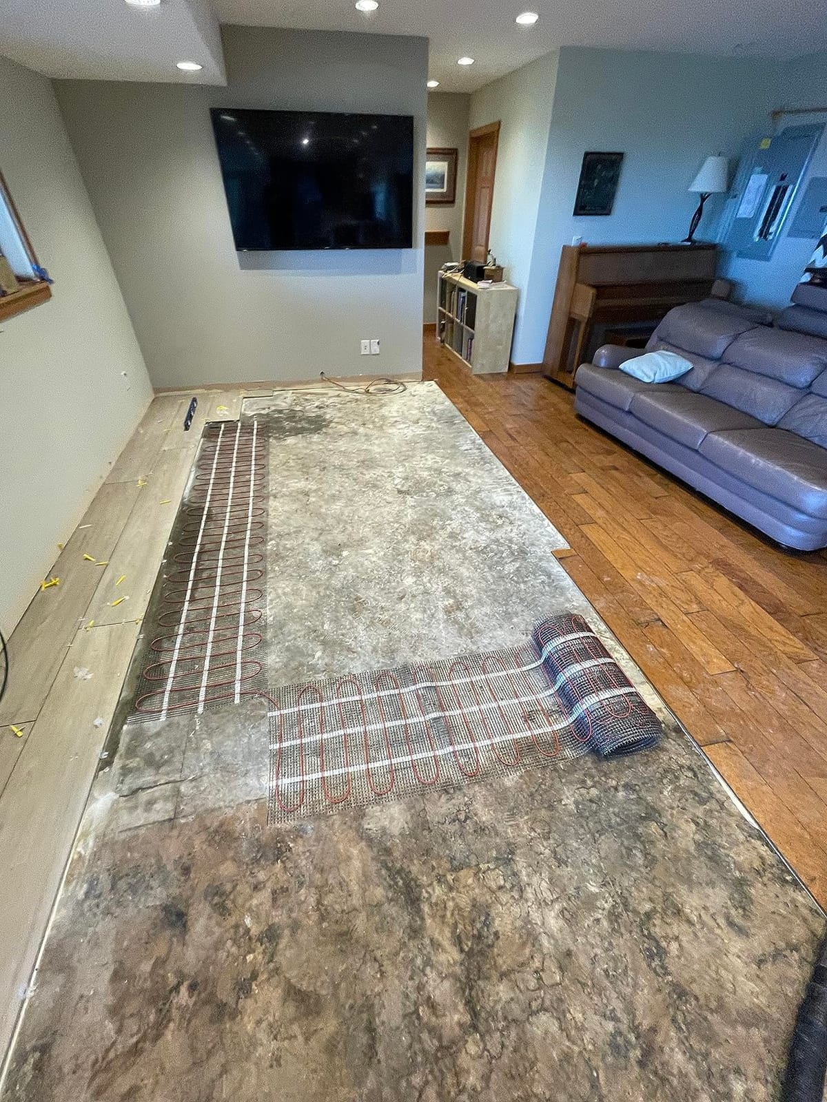 LuxHeat 70 sqft Radiant Floor Heating System w/Touch Prog Thermostat 120V | 20in x 42.7ft Self-adhesive Mat, Alarm, UDG4 7-Day Prog T/Stat w/ GFCI, Sensor | Heated Floors For Bathroom, Tile, & More customer photo 2