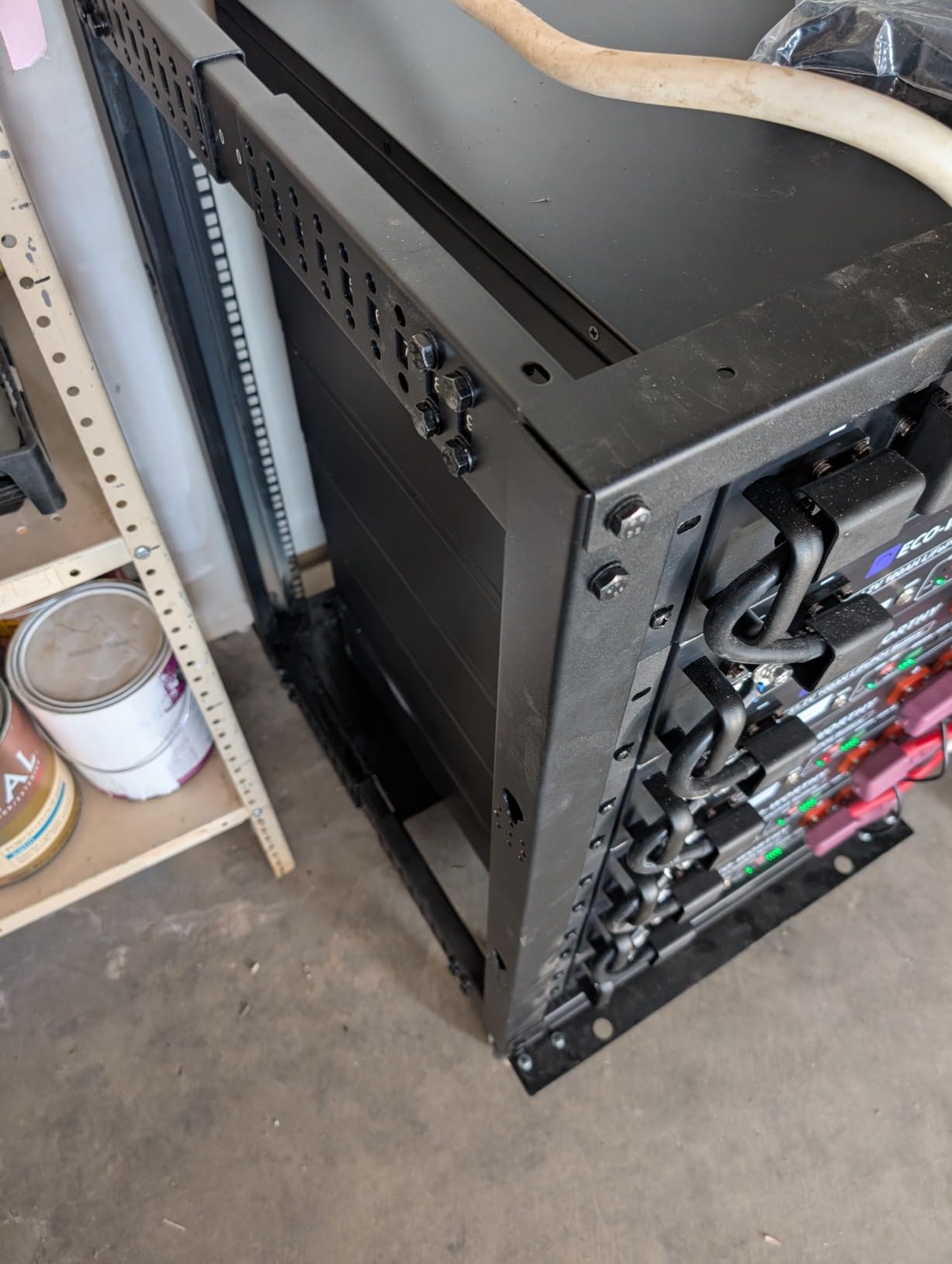 StarTech 18U 4-Post Server Rack, 19in Open Frame Rack with 40in Mounting Depth and 1200lb Weight Capacity customer photo 2