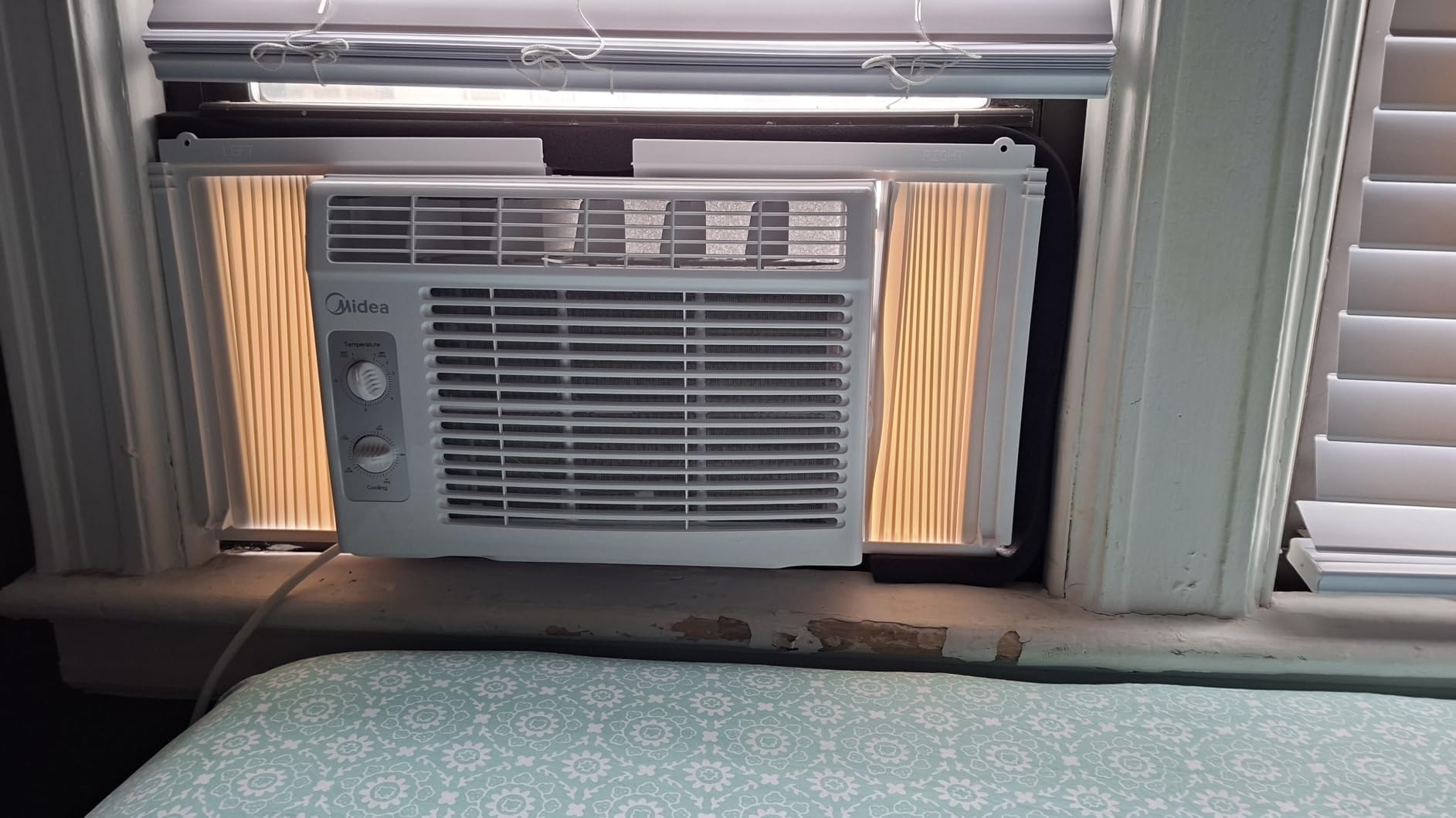 Midea 5,000 BTU EasyCool Small Window Air Conditioner - Cool up to 150 Sq. Ft. with Easy-to-Use Mechanical Controls and Reusable Filter, Perfect for Small Bedroom, Living Room, Home Office customer photo 1
