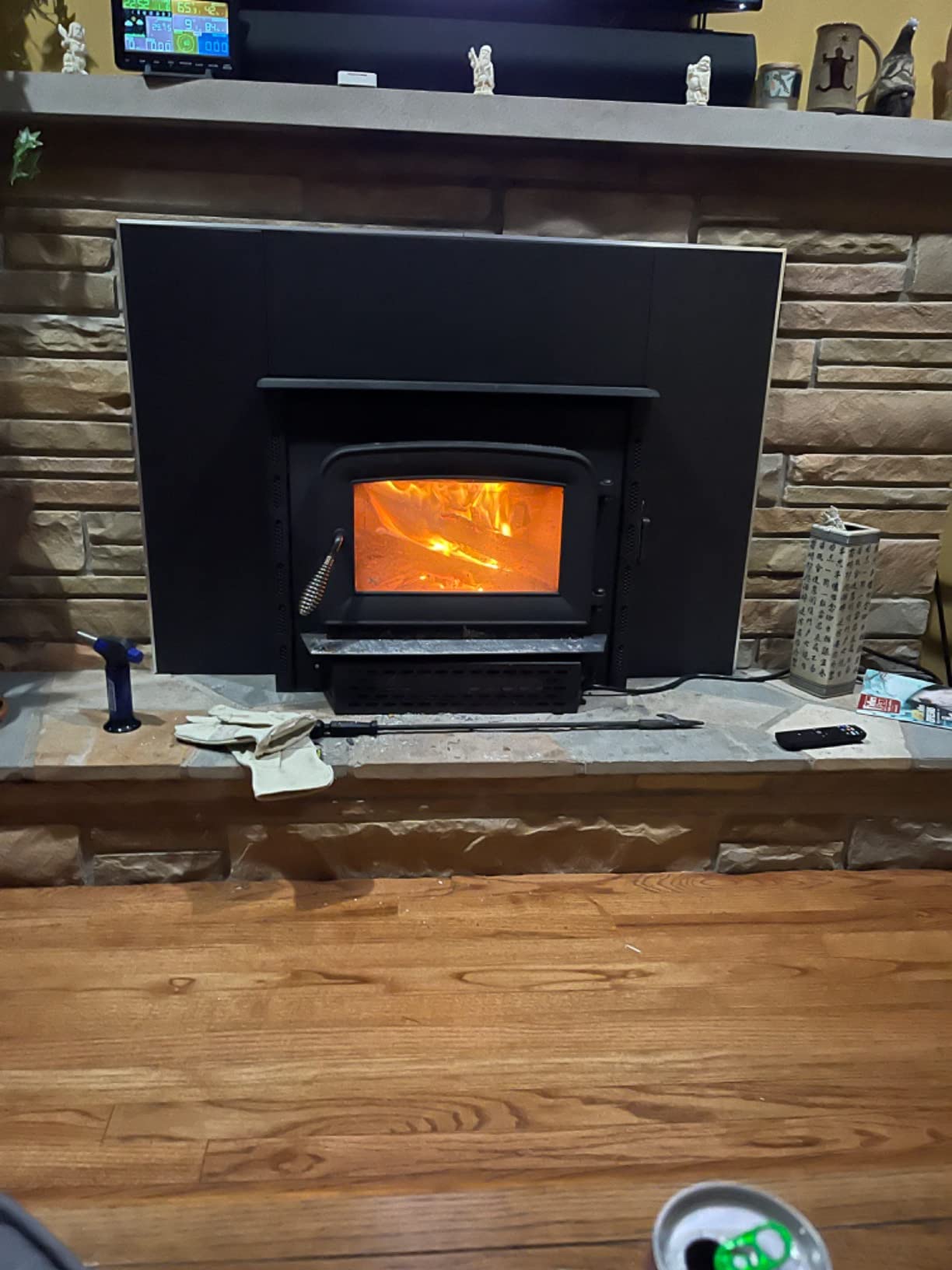 Ashley Hearth AW1820E 1,200 Sq. Ft. Wood Stove Insert, Black customer photo 1
