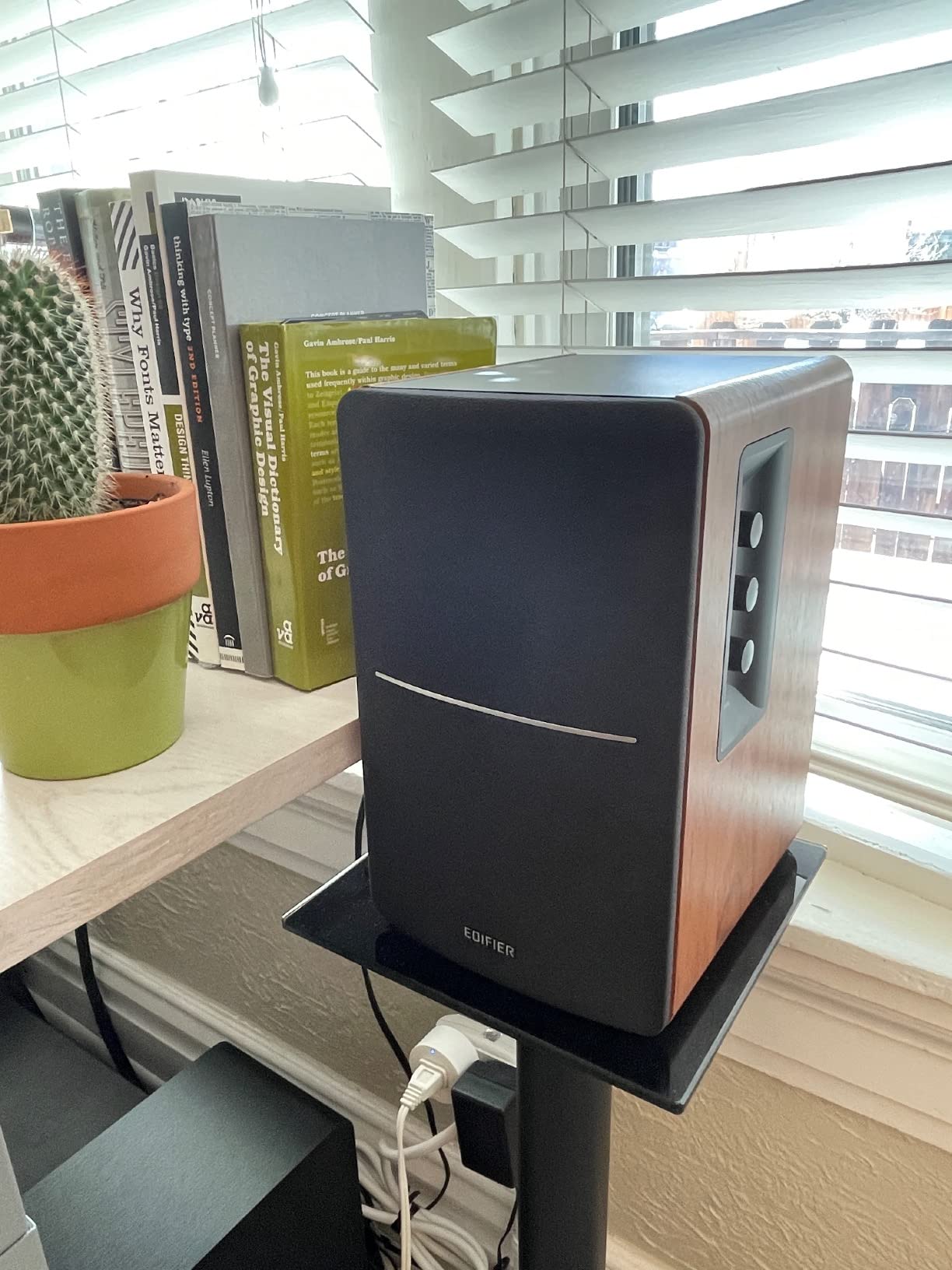 Edifier R1280DBs Active Bluetooth Bookshelf Speakers - Optical Input - 2.0 Wireless Studio Monitor Speaker - 42W RMS with Subwoofer Line Out - Wood Grain customer photo 1