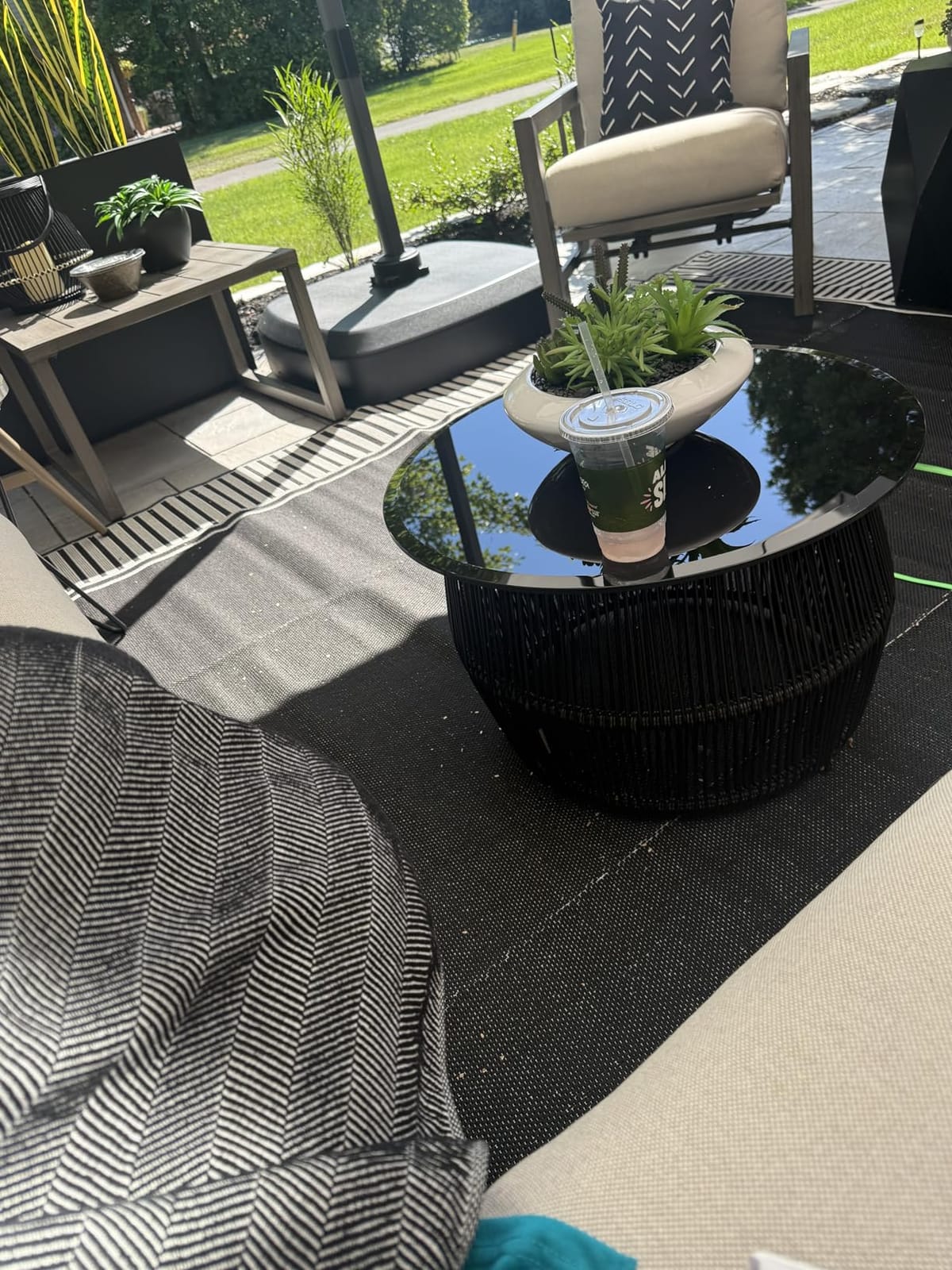 nuLOOM Asha Light Brown Bordered Indoor/Outdoor Area Rug, 8' x 10' customer photo 2