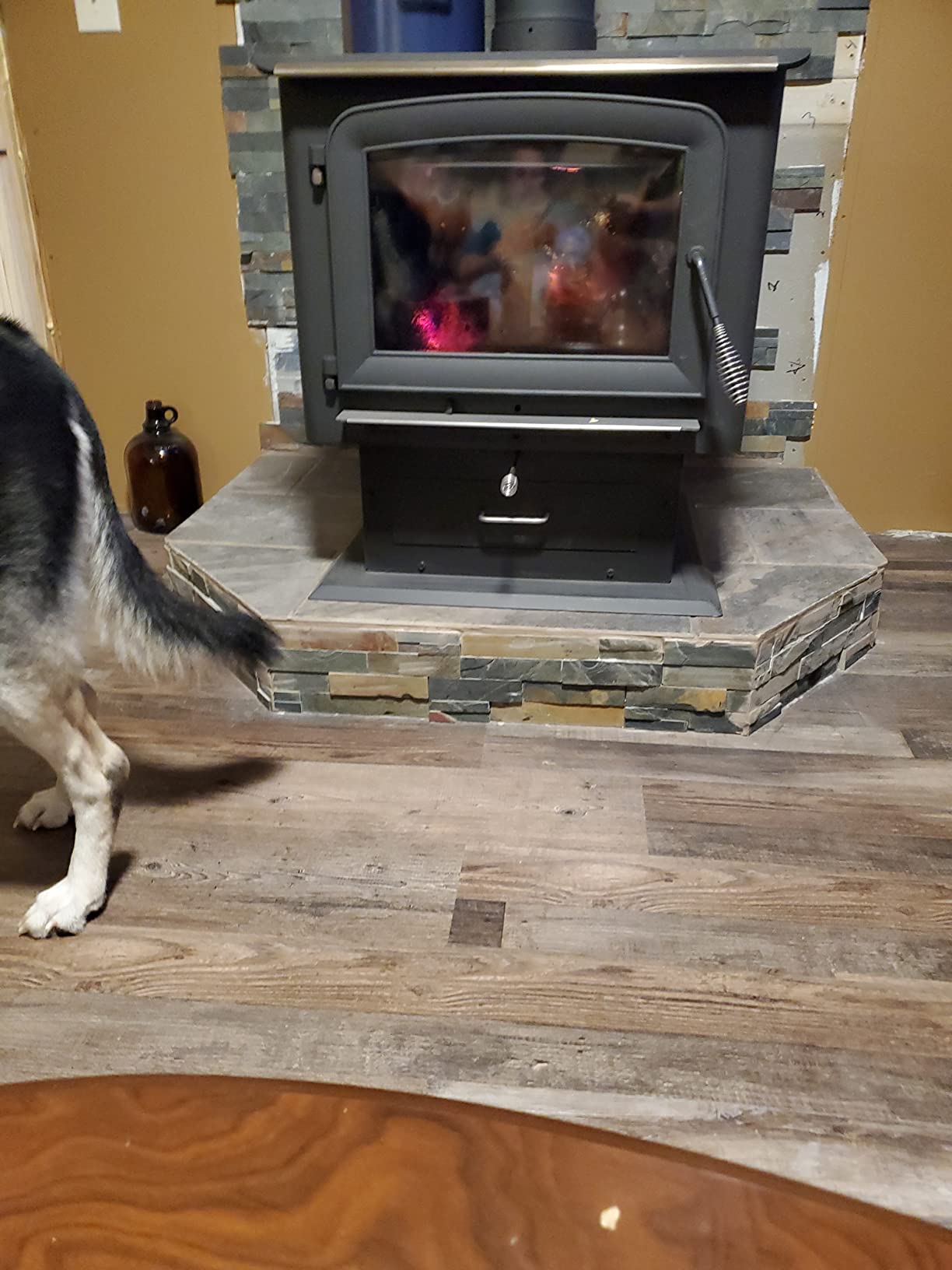Ashley Hearth AW2520E-P 2,500 sq ft Wood Stove with Legs and Pedestal customer photo 1