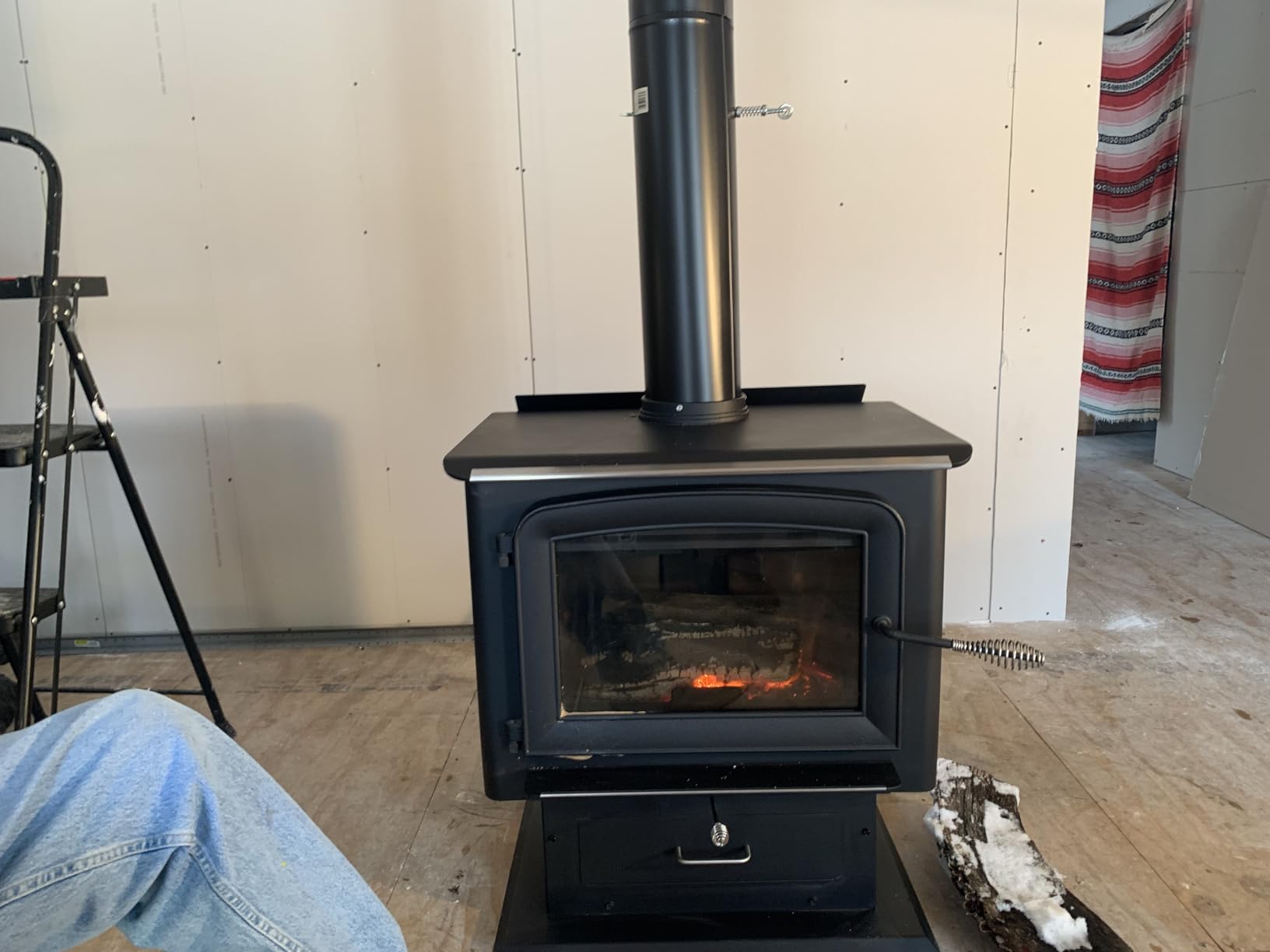 Ashley Hearth AW2020-P 2,000 sqft Wood Stove with Legs and Pedestal customer photo 2