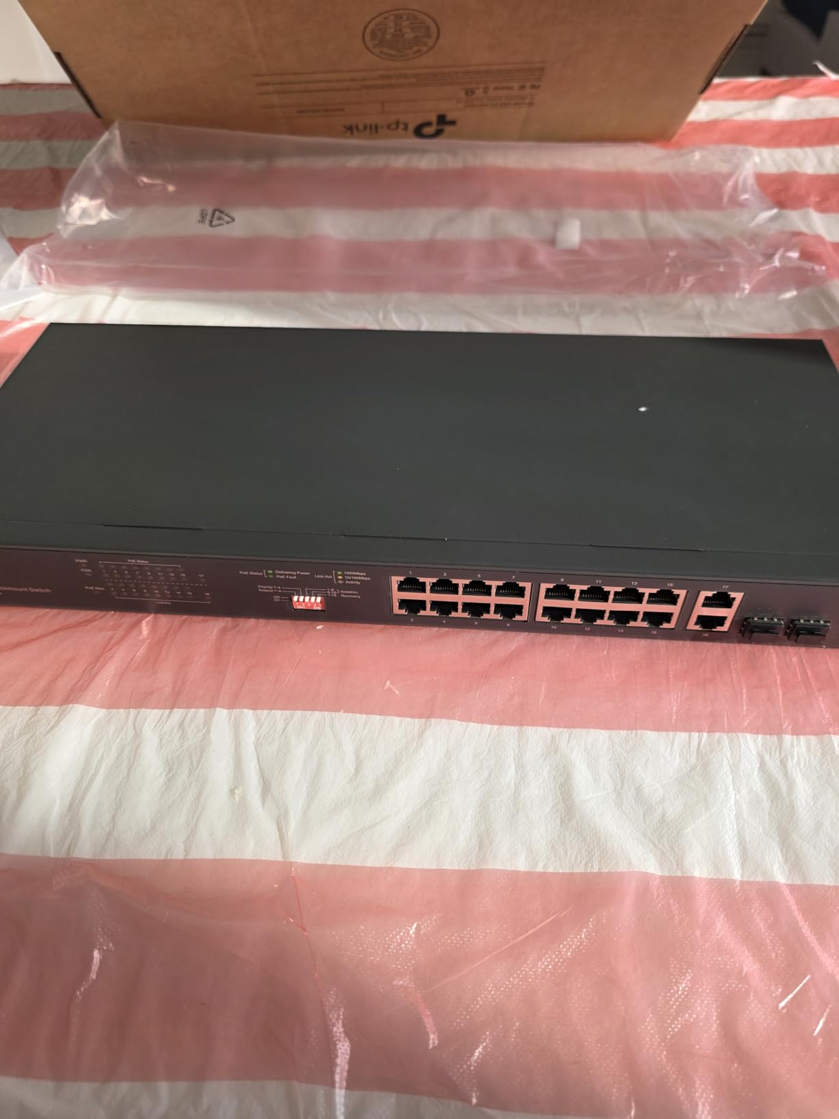 TP-Link TL-SG1218MP, 16 Port Gigabit PoE Switch | 16 PoE+ Ports 250W, w/ 2 Uplink Gigabit Ports + 2 Combo SFP Slots Plug & Play Sturdy Metal Rack- mountable customer photo 1