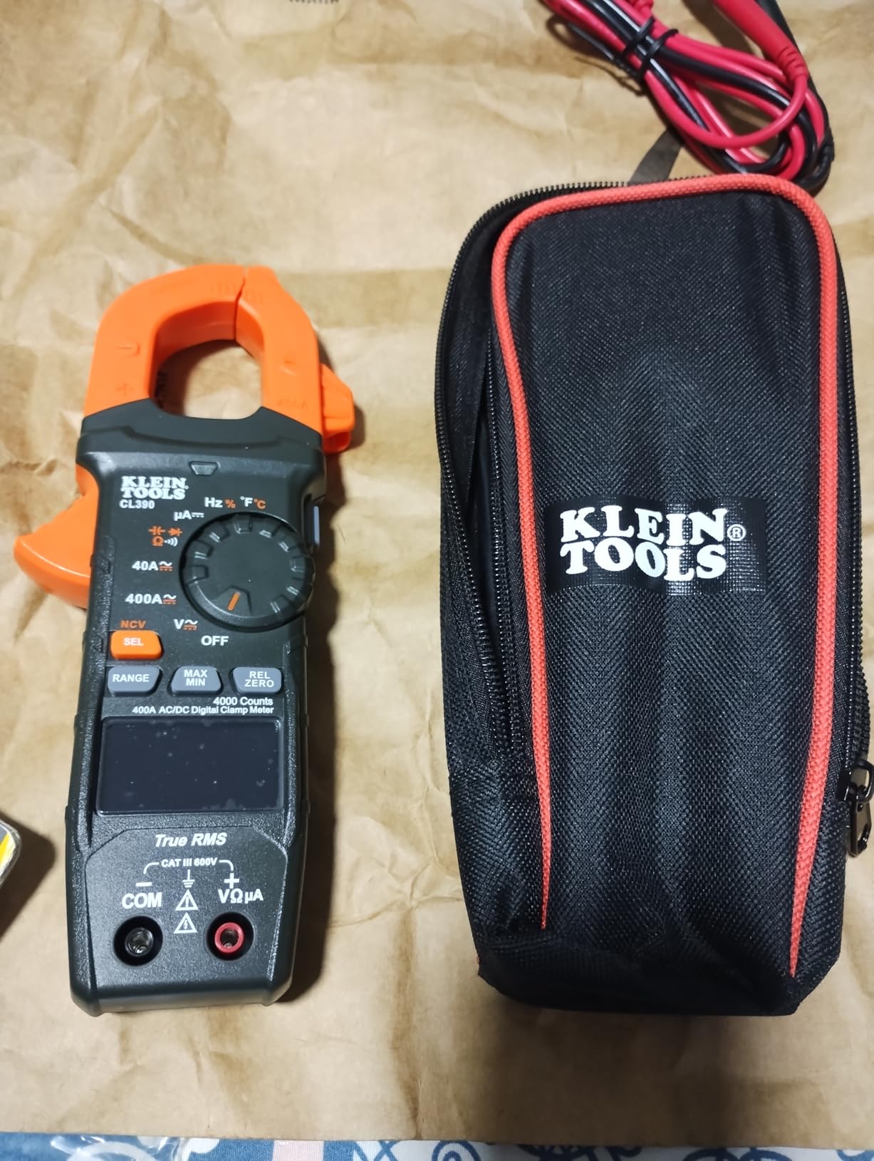 Klein Tools CL390 AC/DC Digital Clamp Meter, Auto-Ranging, 400 Amp, NCVT Tester, Hi-Viz LCD Display, TRMS, Continuity Resistance, Temperature and More customer photo 2