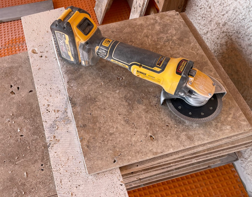 DEWALT FLEXVOLT ADVANTAGE 20V MAX* Angle Grinder, Paddle Switch, 4-1/2-Inch to 5-Inch, Tool Only (DCG416B) customer photo 2
