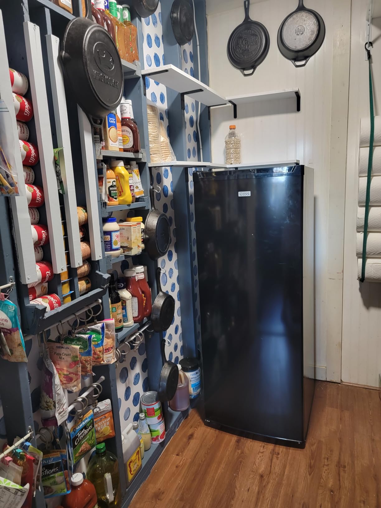 Commercial Cool Upright Freezer, Stand Up Freezer 6 Cu Ft with Reversible Door, Black customer photo 2