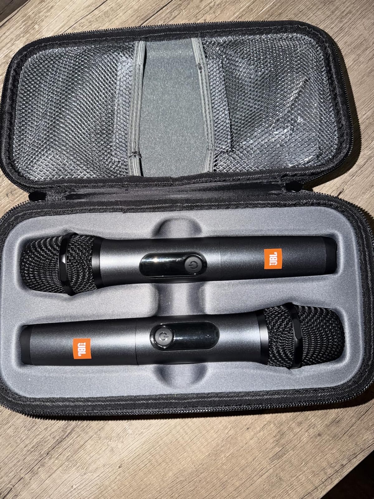 JBL Wireless Two Microphone System with Dual-Channel Receiver, Black customer photo 1