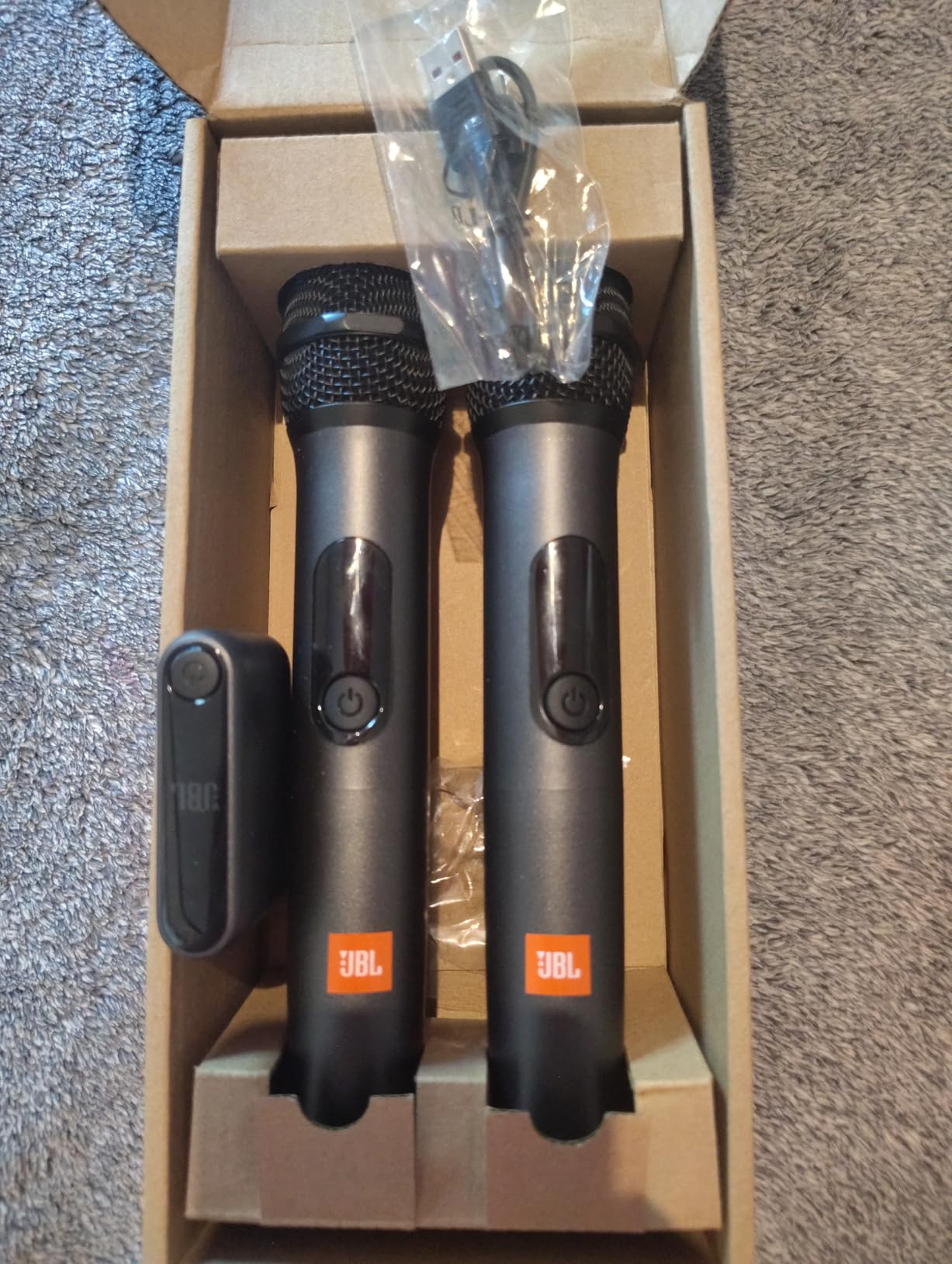 JBL Wireless Two Microphone System with Dual-Channel Receiver, Black customer photo 2
