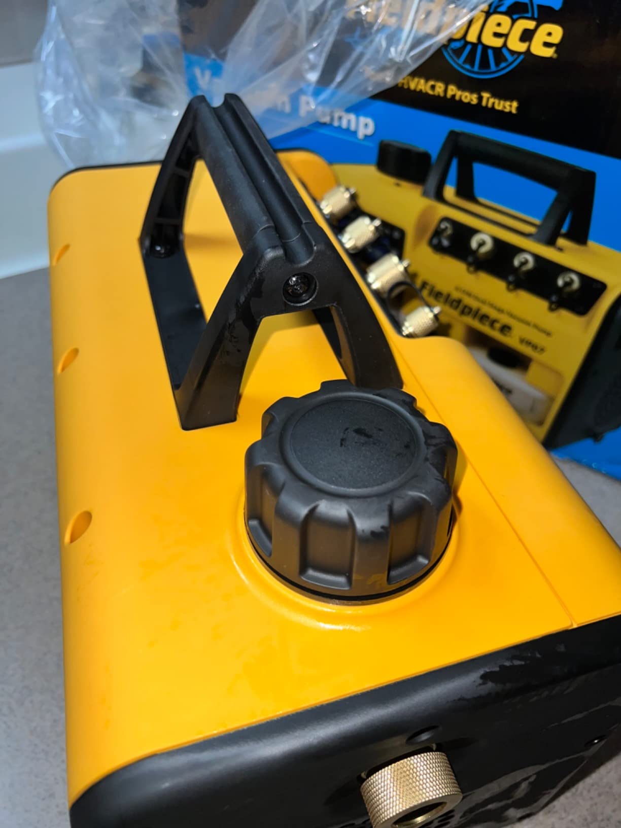 Fieldpiece VP67 Vacuum Pump - 6 CFM, 1/2 HP DC Motor, RunQuick Oil Change System - Portable - Professional HVAC Tool - A2L Compatible customer photo 2