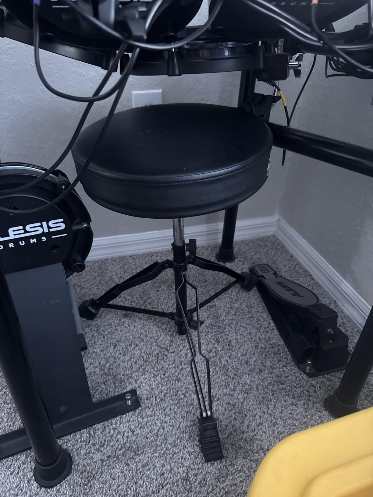 EASTROCK Drum Throne, Padded Drum Seat Drumming Stools with Anti-Slip Feet for Adults and Kids Drummers (Dark Black) customer photo 2