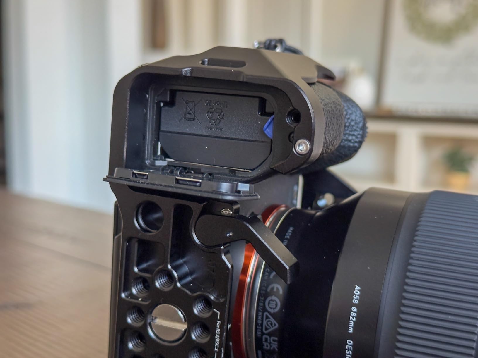 SmallRig HawkLock Quick Release Cage for Sony Alpha 7 Series | for Sony Alpha 7R V/ Alpha 7 IV/ Alpha 7S III/ Alpha 1 / Alpha 7R IV/ Alpha 7 V, Built-in Quick Release Plate for Arca customer photo 1