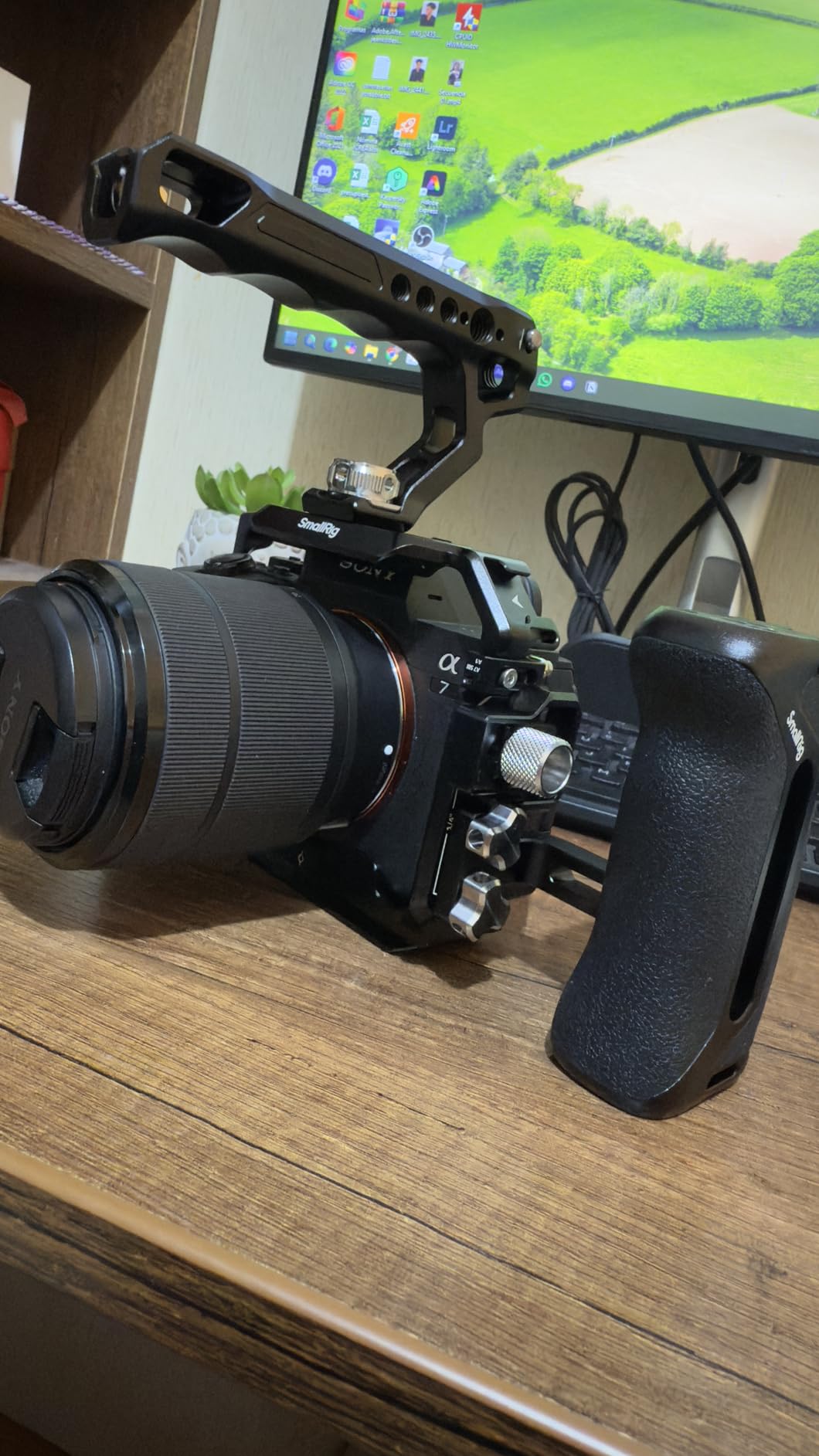 SmallRig HawkLock Quick Release Cage Advanced Kit for Sony Alpha 7 Series | for Sony Alpha 7R V/ Alpha 7 IV/ Alpha 7S III/ Alpha 7 V, Includes a Top Handle/ Side Handle/ Cable Clamp customer photo 1