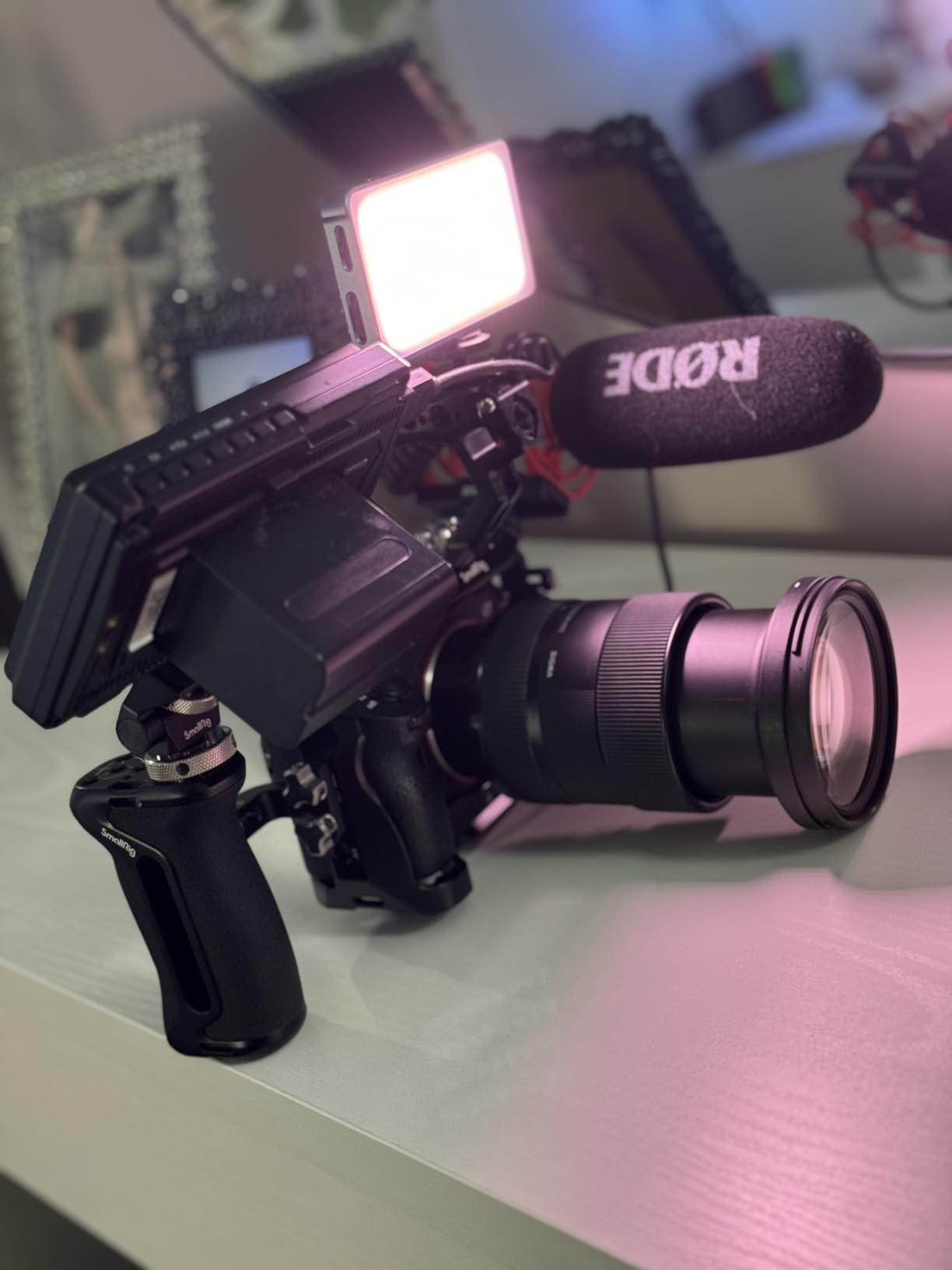 SmallRig HawkLock Quick Release Cage Advanced Kit for Sony Alpha 7 Series | for Sony Alpha 7R V/ Alpha 7 IV/ Alpha 7S III/ Alpha 7 V, Includes a Top Handle/ Side Handle/ Cable Clamp customer photo 2