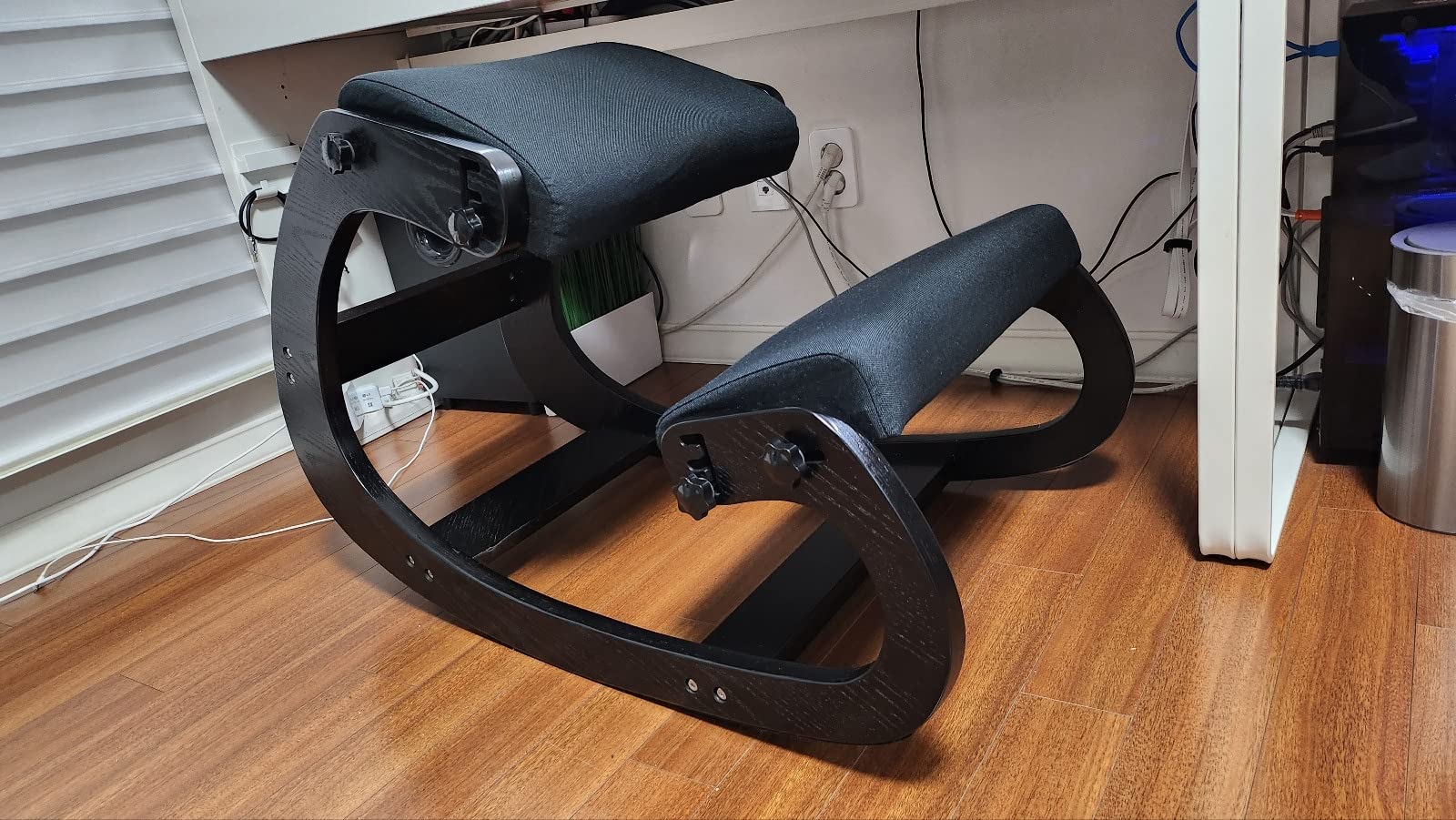 Ergonomic Kneeling Chair with Adjustable Seats - Knee Chair for Posture Correction & Kneel Rocking Stool for Desk - Back Pain Relief for Home and Office, Supports 250 pounds - 5 Years Warranty customer photo 1