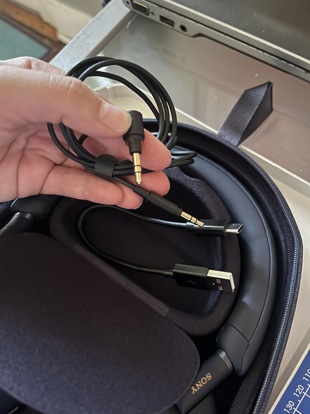 WH-1000XM5 Premium Noise Cancelling Wireless Headphones, Black | Auto NC Optimizer, Up to 30 Hrs of Battery, Carrying Case, Crystal Clear Calls, Touch Control, Multipoint Connection customer photo 2