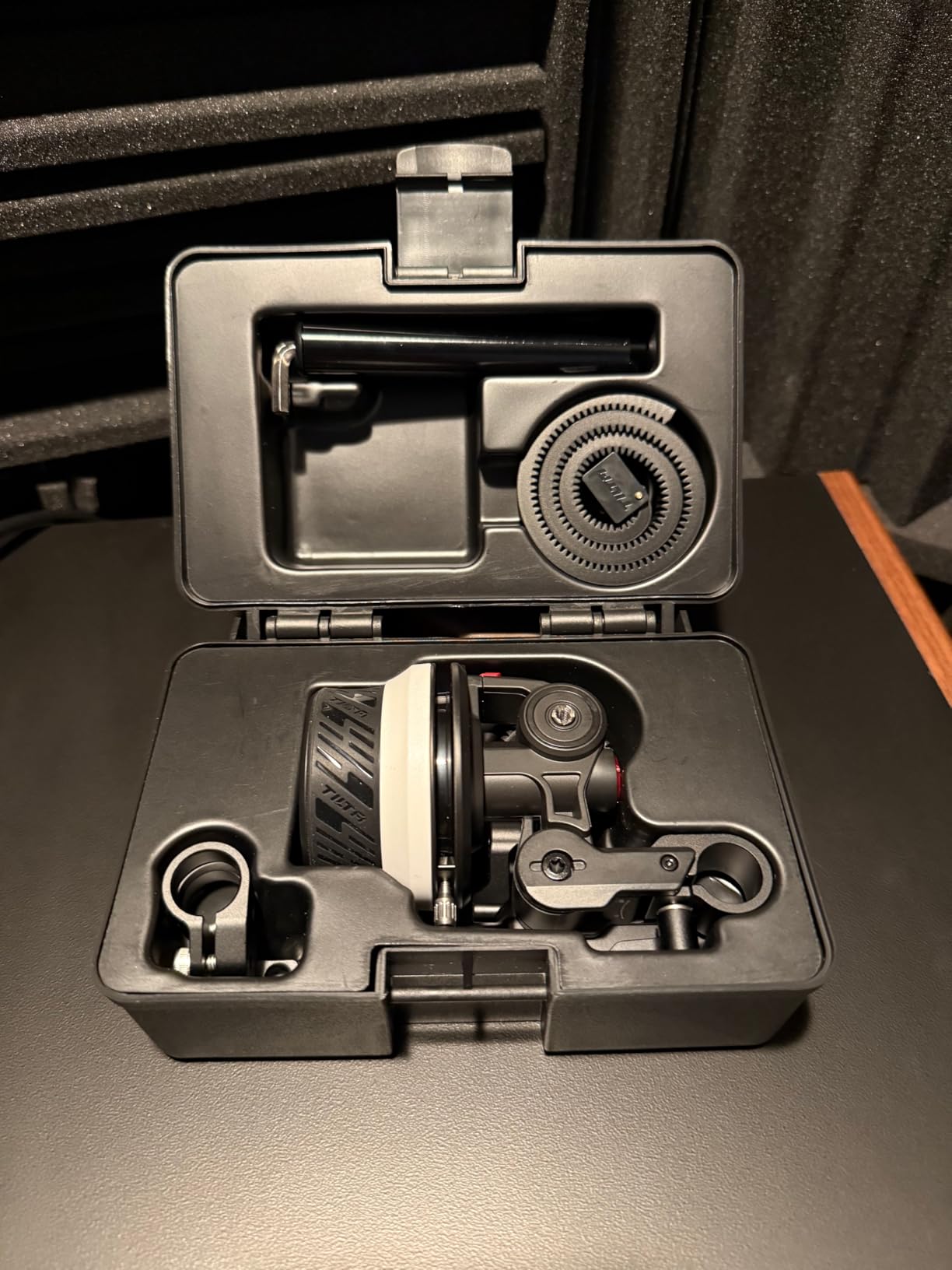 Tilta Pocket Follow Focus | Precise Focus Ring with A/B Stops | Fluid Damping System | 15mm Rod & Rod Holder | Works with Most Cameras & Lenses | Lightweight, Comfortable, and Compact Design (FF-T07) customer photo 1