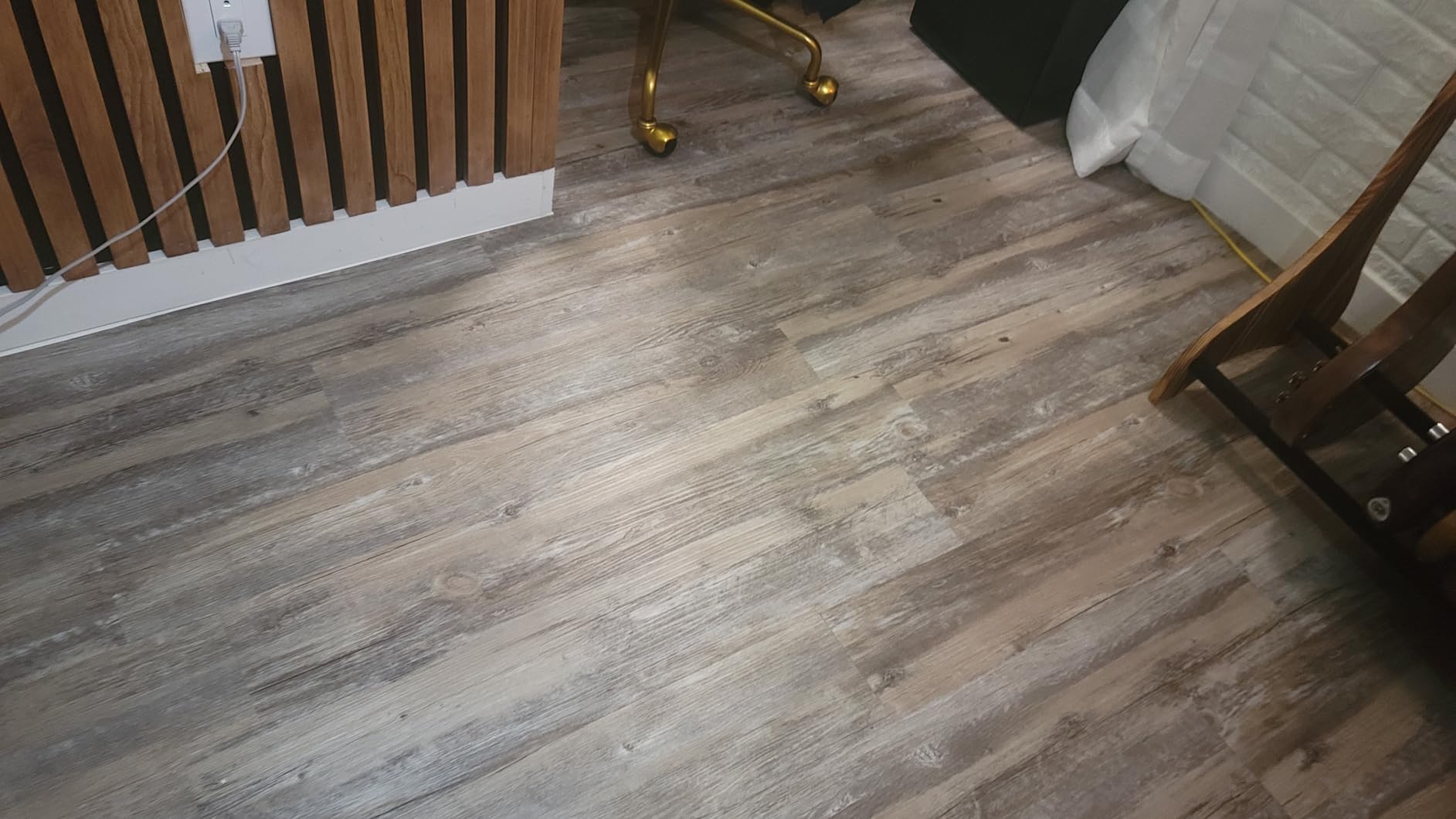 Art3d Wood Texture Peel and Stick Vinyl Floor Planks, 36-Pack, Rosewood | Cover 54 sq.ft, Waterproof, Self-Adhesive, Scratch Resistant, Premium Vinyl, Ideal for Bedroom, Living Room, Kitchen, RV customer photo 1