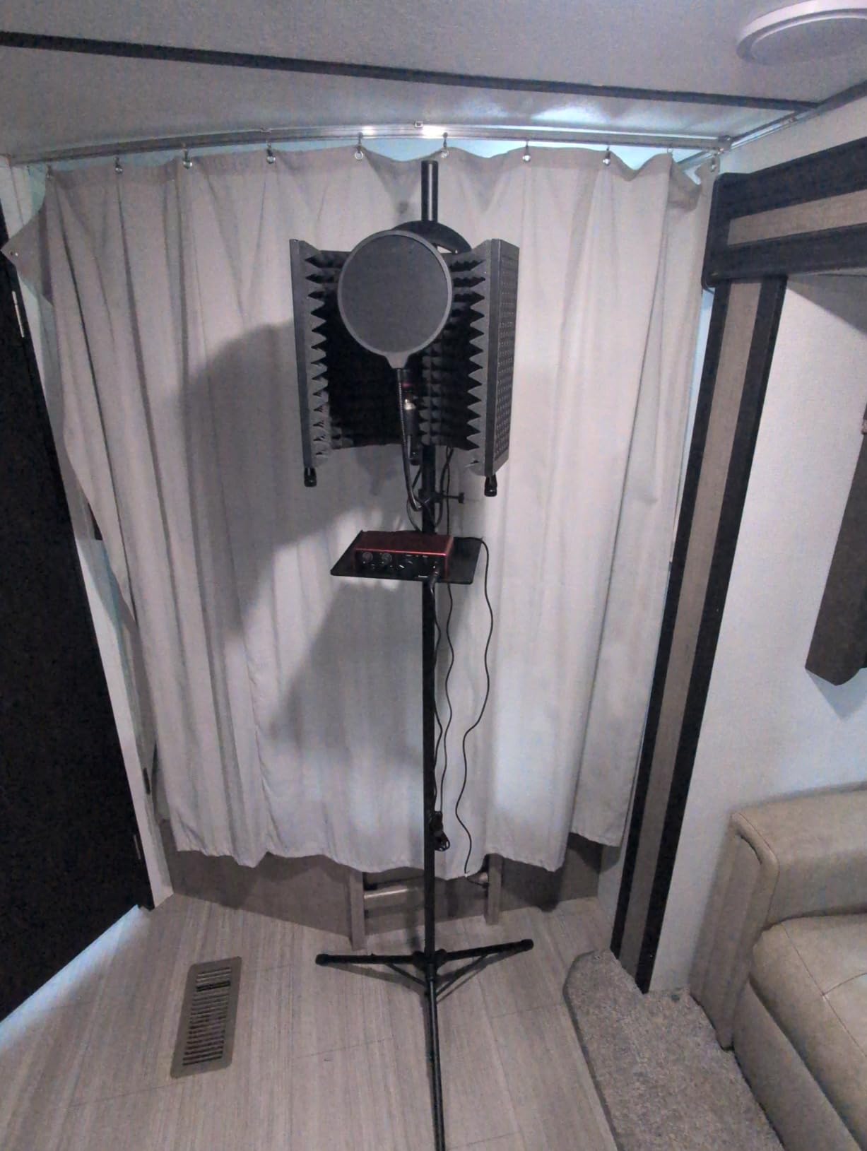 Dmsky Microphone Isolation Shield with Pop Filter & Tripod Stand, Foldable Mic Shield with Triple Sound Insulation, High Density Mic Sound Shield for Recording Studio, Podcasts, Singing, Broadcasting customer photo 1