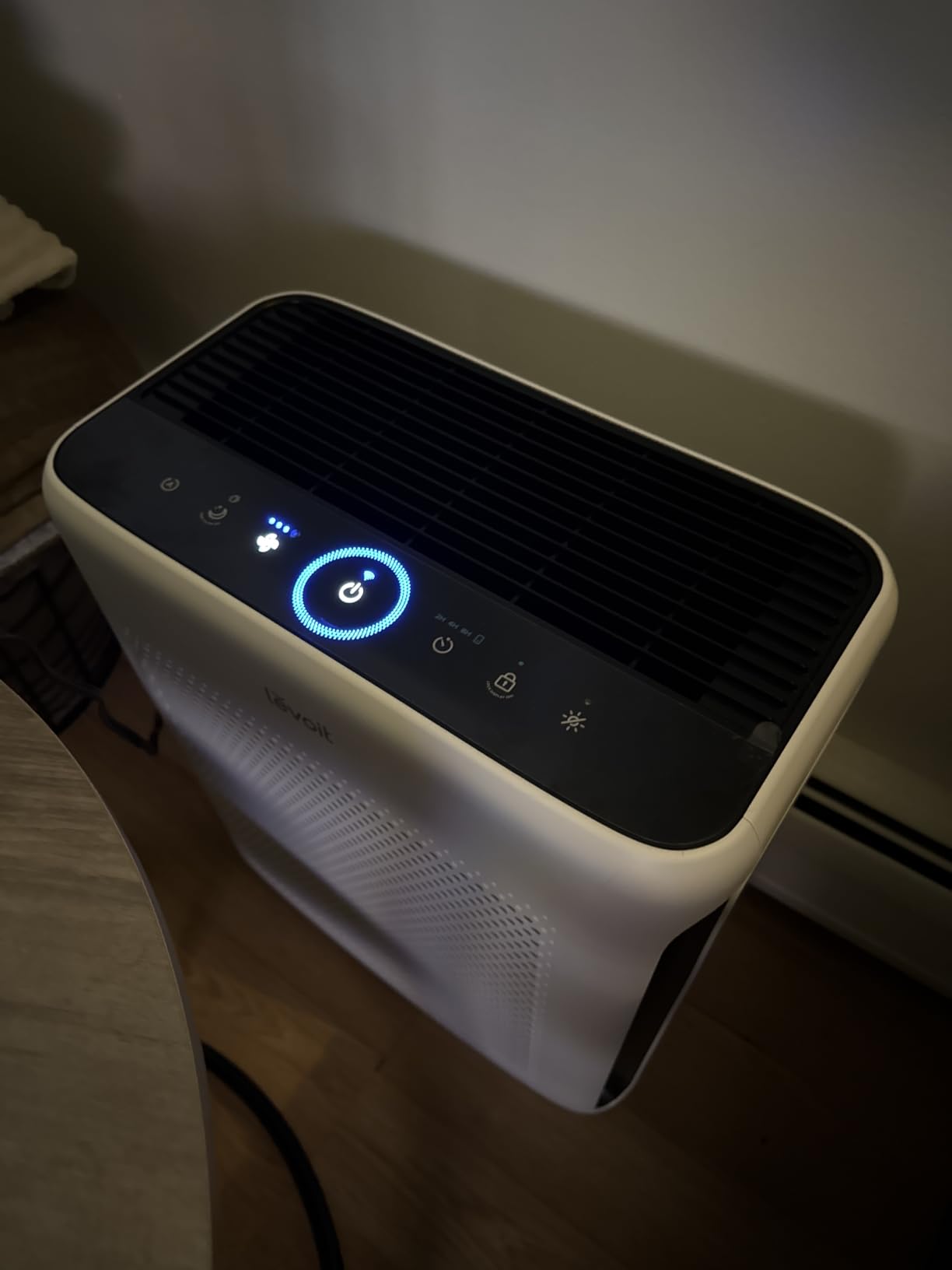 LEVOIT Air Purifiers for Home Large Room Up to 1875 Ft² with Washable Pre-Filter, AHAM VERIFIDE, Air Quality Monitor, HEPA Sleep Mode for Allergies, Pet Hair in Bedroom, Vital 200S-P, White customer photo 1