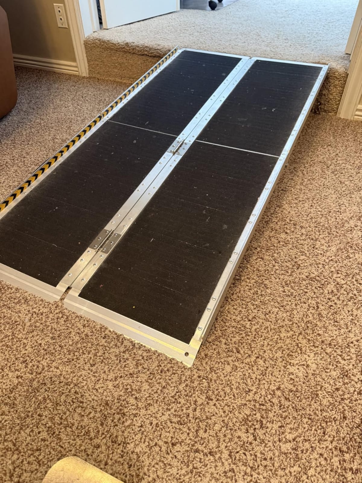 VNN Portable Wheelchair Ramp 4FT, Non-Slip Aluminum Ramps for Wheelchairs for Home, Handicap Wheelchair Ramps for Home Steps, Aluminum Loading Dock Plates, Doorways, Black customer photo 1