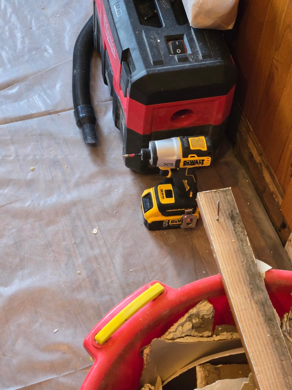 DEWALT 20V MAX Impact Driver, Cordless, 3-Speed, Battery and Charger Included (DCF845D1E1) customer photo 2