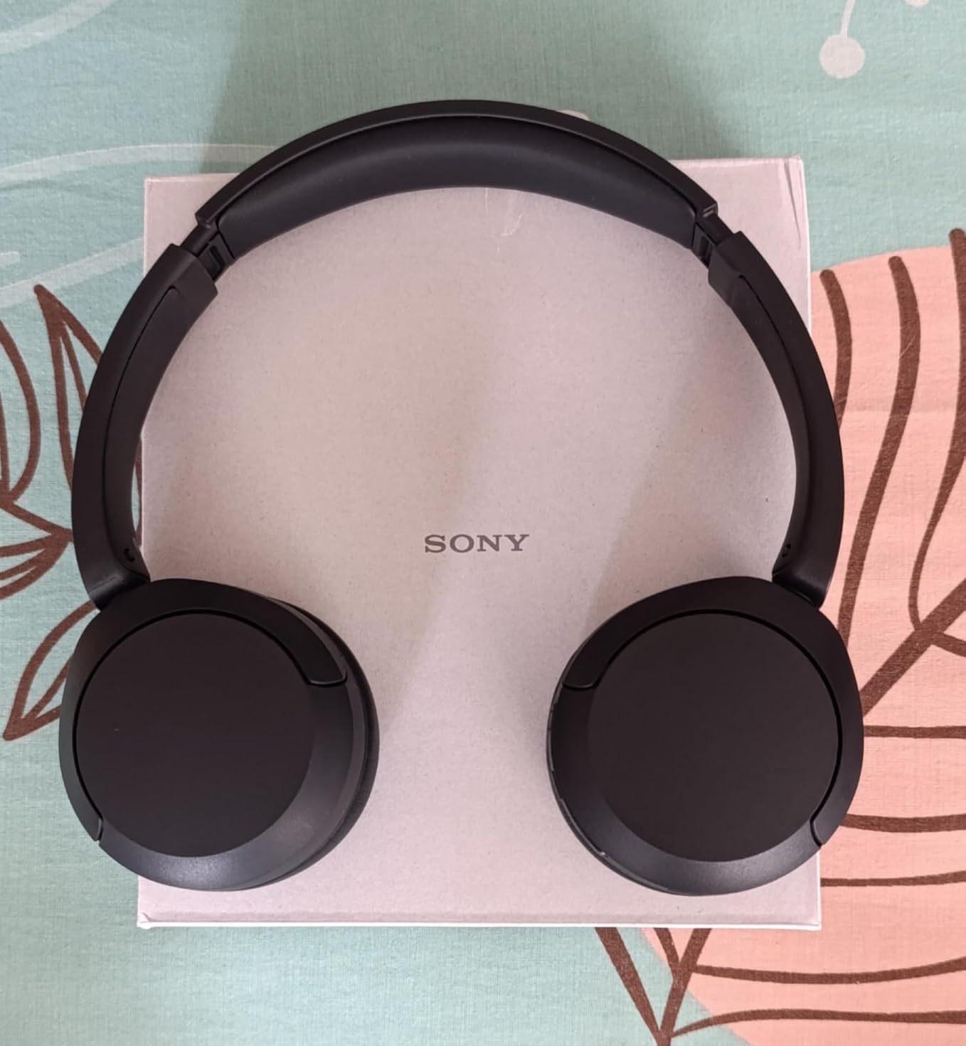WH-CH520 Wireless On-Ear Bluetooth Headphones with Microphone, Black | Comfortable Lightweight Design, Up to 50 Hrs Battery with Quick Charging, Multipoint Connection, Clear Calls, Swivel design customer photo 1