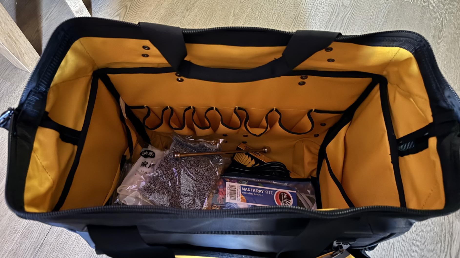 DEWALT 18 Inch Rolling Tool Storage Bag with 27 Pockets (DWST560107) customer photo 2