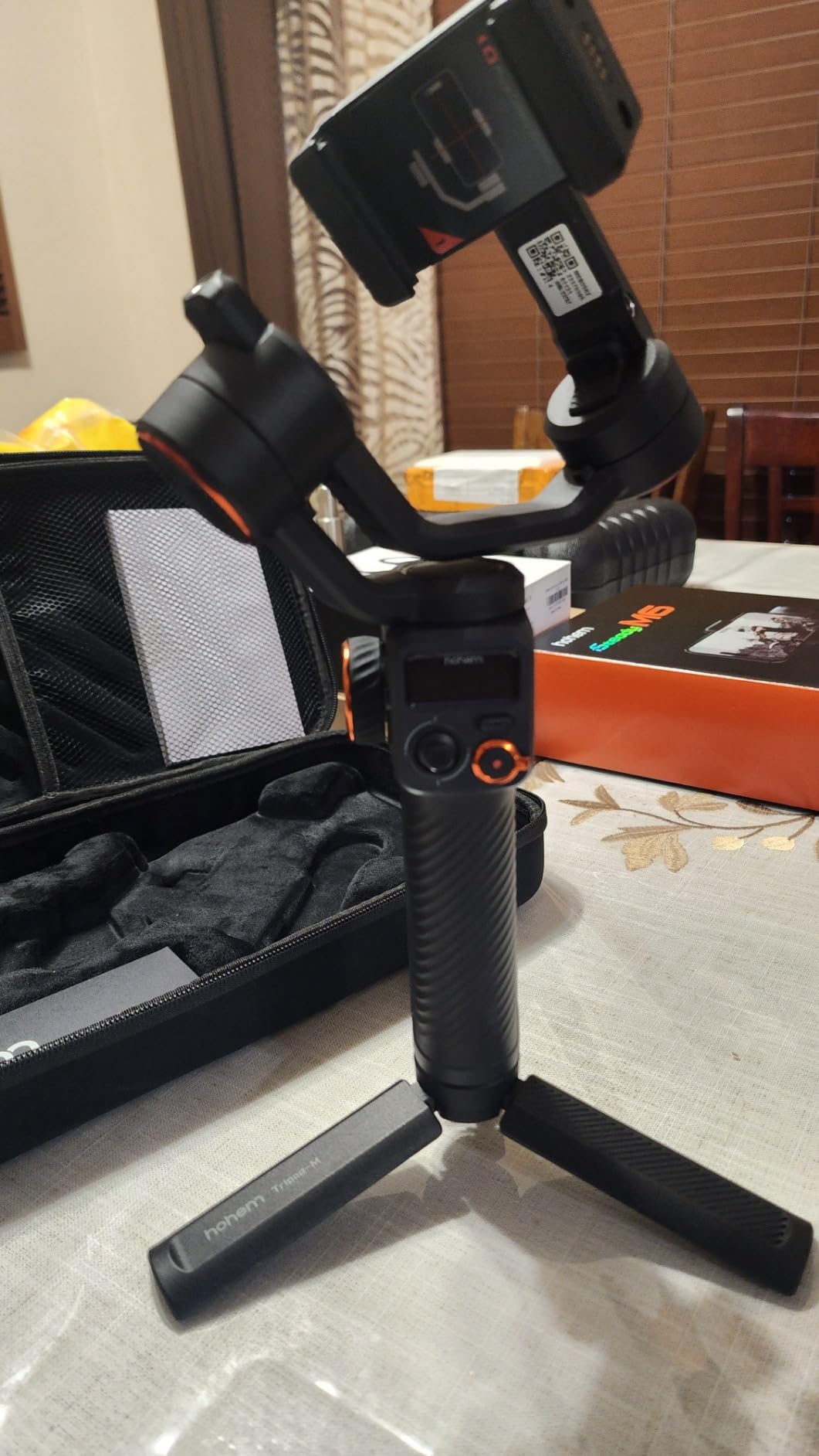 Hohem iSteady M6 Gimbal Stabilizer for Smartphone, 3-Axis Cell Phone Stabilizer Built-in OLED Display 400g Payload Reverse Charging Android and iPhone Gimbal with Inception Motion Timelapse customer photo 2