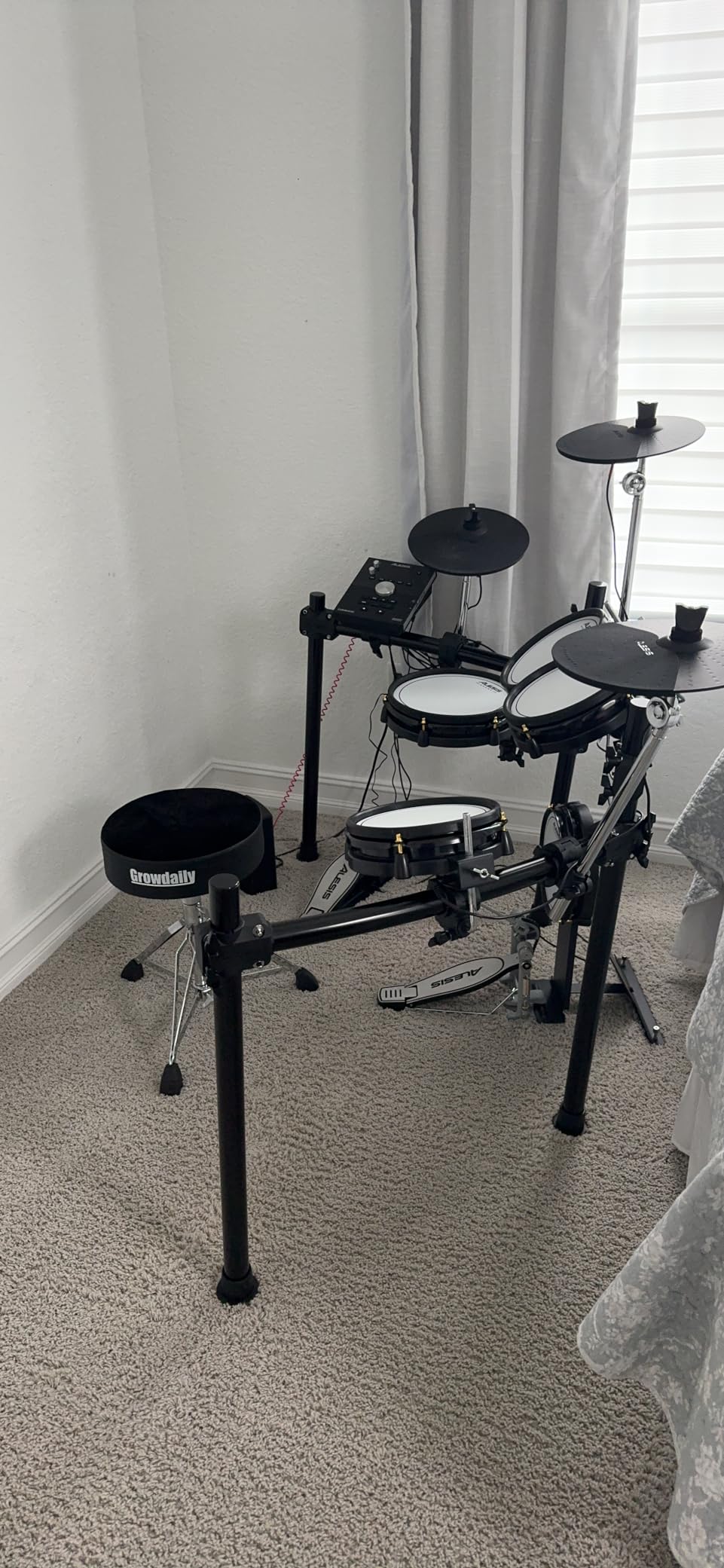 GrowDaily Drum Throne Seat, Adjustable Stool Drum Universal Thick Padded Drum Throne Drummer Stool with 2Pacs 5A Drumsticks customer photo 1