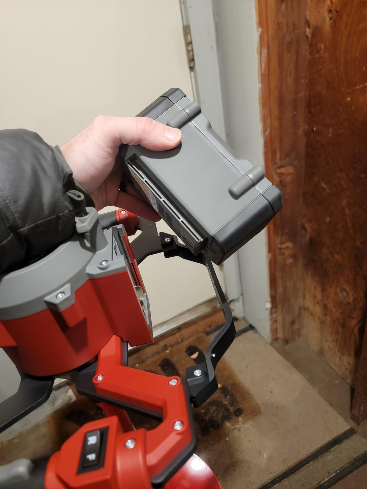 Eskimo E40 Electric Ice Fishing Auger, Full Power 40v Lithium-ion Battery, Lightweight Powerhead, Turbo Cutting System, Multi-Edge Blades customer photo 1