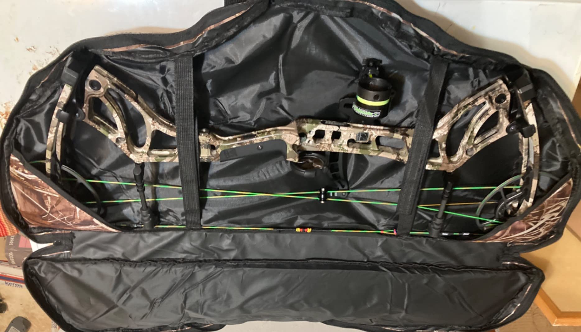 LWANO Compound Bow Case Soft Light-Weight Bow Bag with Arrow Pocket and Backpack Straps customer photo 2