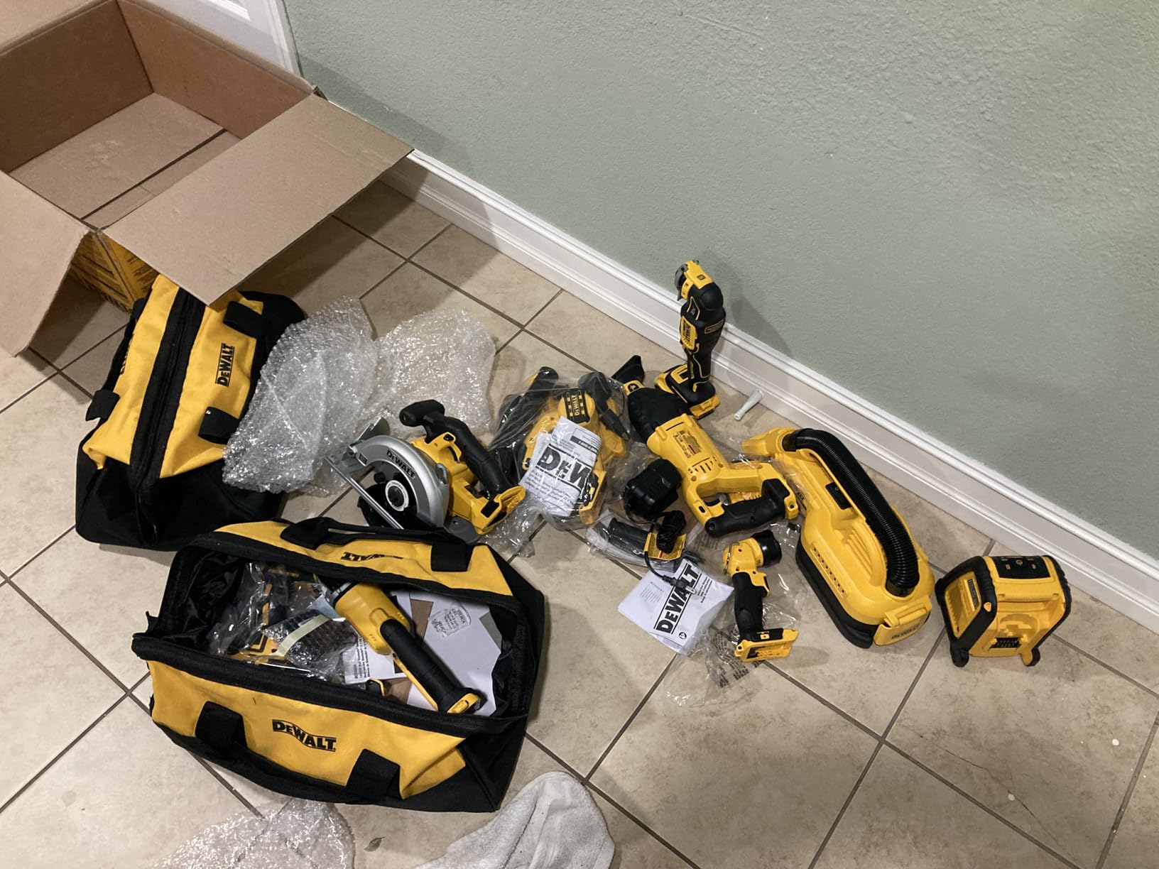 20V MAX Power Tool Combo Kit, 10 Tool Cordless Power Tool Set, 2 Batteries, Charger and 2 Bags Included, Dewalt Brushless Combo Kit (DCK1021D2) customer photo 2