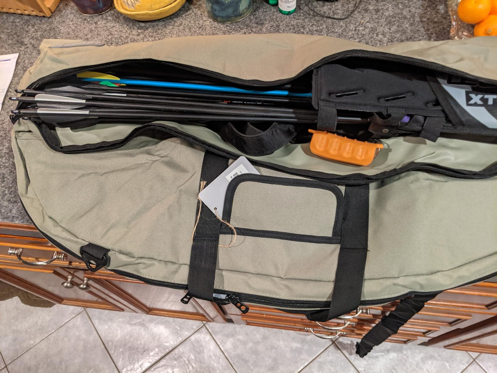 LEGEND Essential Compound Bow Case - Soft Bow Case for Compound Bow & Archery Accessories, Premium Bow Bag with Durable Nylon Fabric, Lightweight Archery Case with Backpack Strap - 36