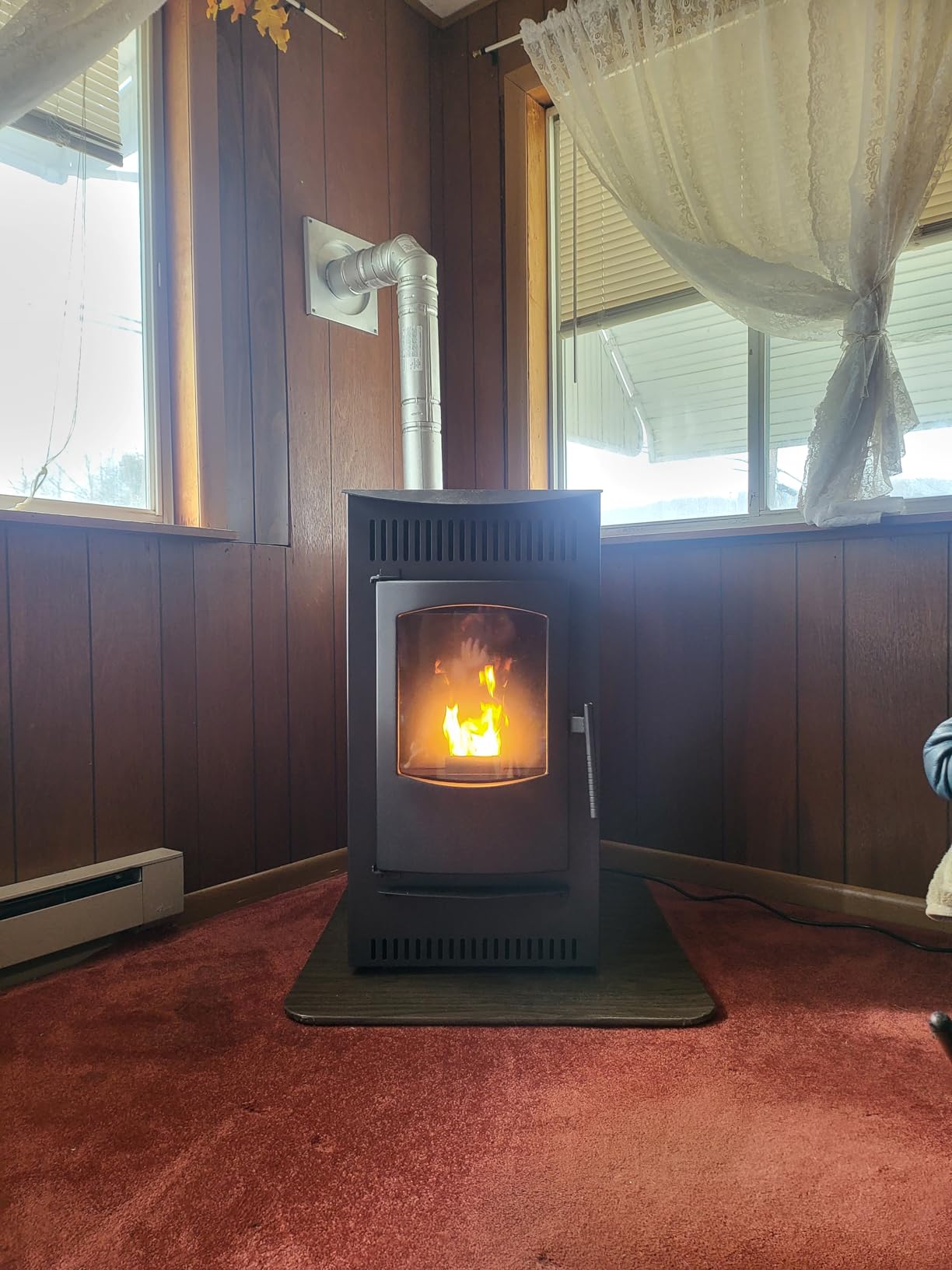 Castle 41278 Serenity Pellet Stove, 1,500 sq ft Heating, Smart Controller, 40lb Hopper, Easy Clean Design, Black customer photo 2