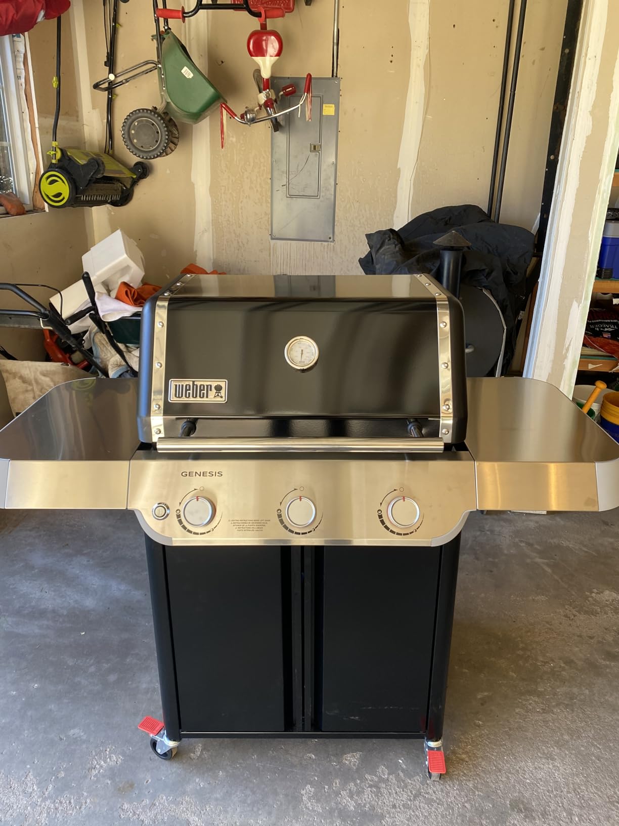 Genesis E-315 Gas Grill for Outdoor Cooking, Propane Grill, Black | 3 PureBlu Burners, Porcelain-Enameled Cast-Iron Grates, Stainless-Steel Side Tables, BBQ Grill, Outdoor Grill, Weber Grill customer photo 1