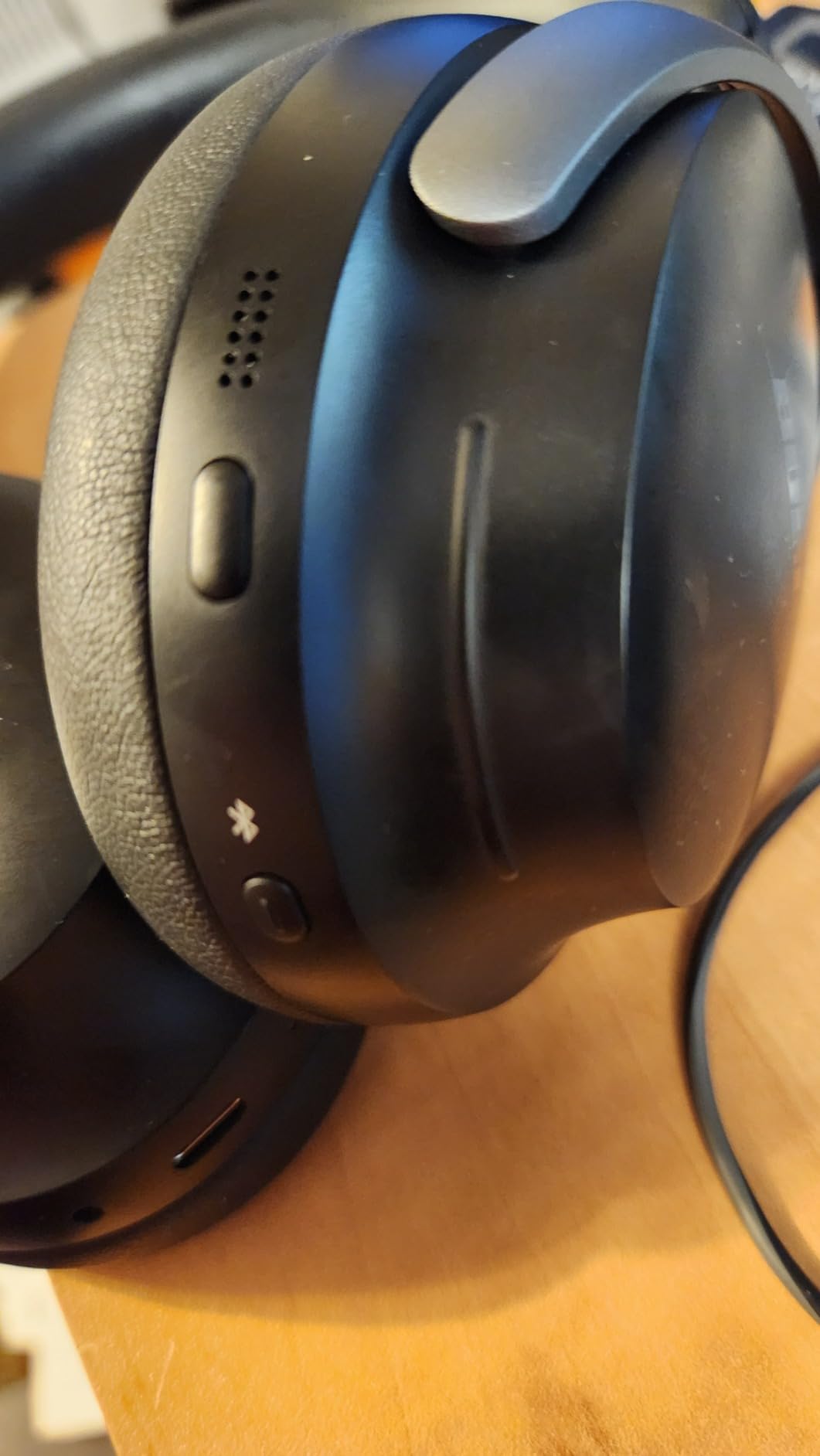 QuietComfort Ultra Bluetooth Headphones, Wireless Headphones with Spatial Audio, Over Ear Noise Cancelling with Mic, Up to 24 Hours of Playtime, Black customer photo 2
