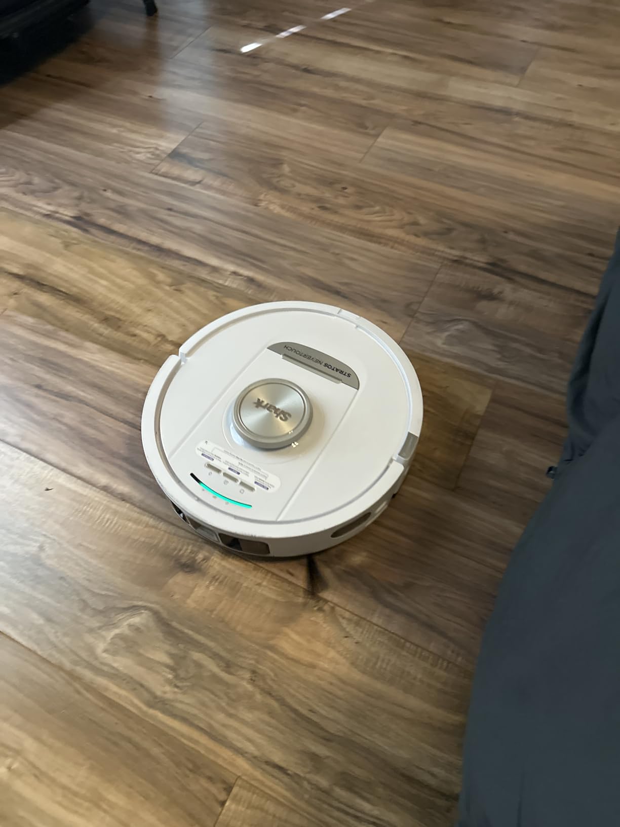 Shark PowerDetect Self-Empty Robot Vacuum, Black, AV2820S | NeverStuck, DirtDetect/EdgeDetect/FloorDetect, 30-Day HEPA Self-Empty Base, 360° LiDAR + 3D Object Detection customer photo 2