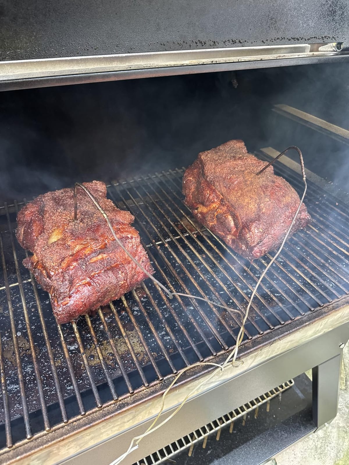 recteq Pellet Grill Smoker - Flagship 1600, Wood Pellet Smoker, BBQ, Wi-Fi Smart Grill, 1600 Sq. In. Cook Space, 40 lbs Hopper, Grilling Basics Bundle customer photo 1