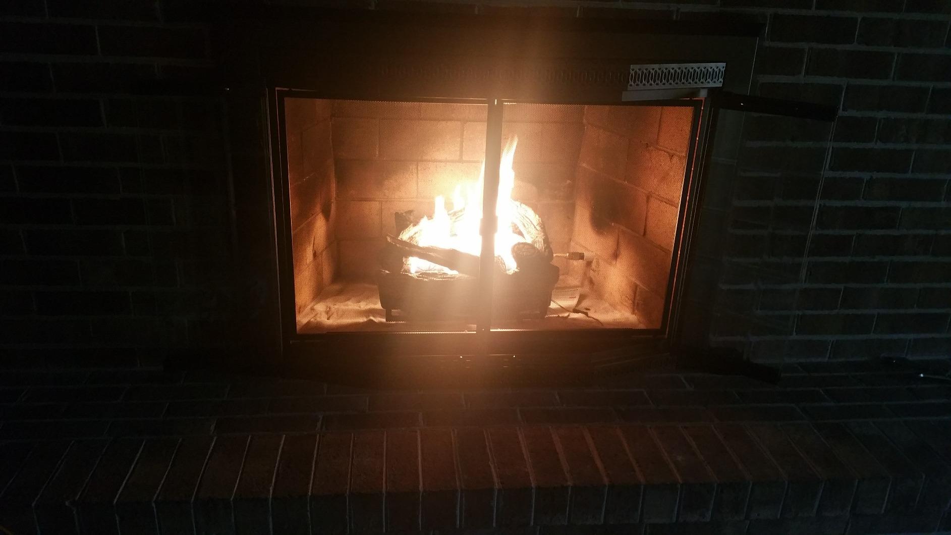 Duluth Forge Ventless Dual Fuel Gas Log Set - 30 in. Split Oak, 33,000 BTU, Remote Control - Model# DLS-30R-1 customer photo 2