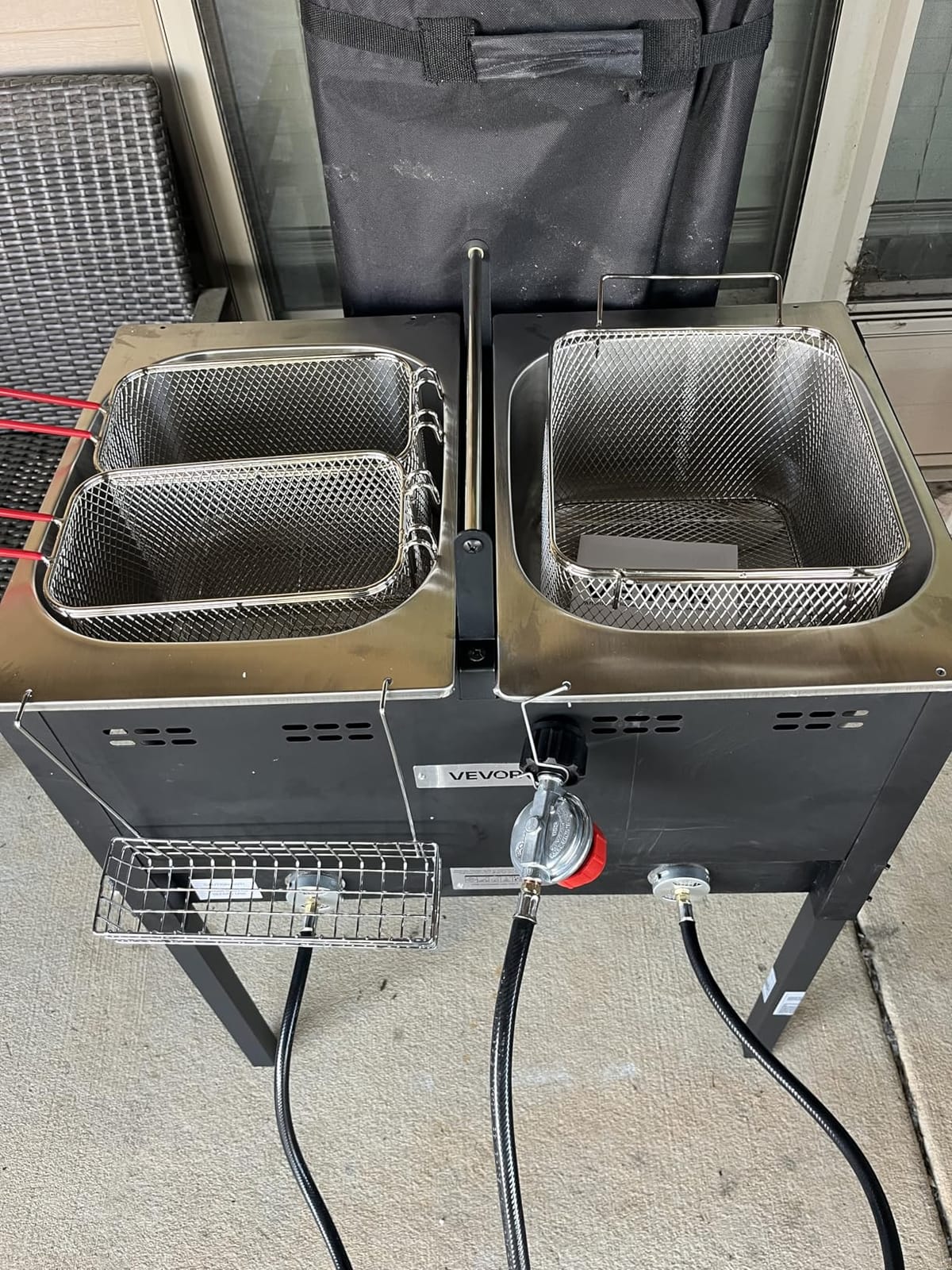 VEVOR Outdoor Propane Deep Fryer, Double Burners Commercial Fryer, 16 Qt Stainless Steel Cooker with Removable Baskets & Lids & Tanks, Oil Fryer Cart with Thermometer & Regulator, For Outdoor Cooking customer photo 1